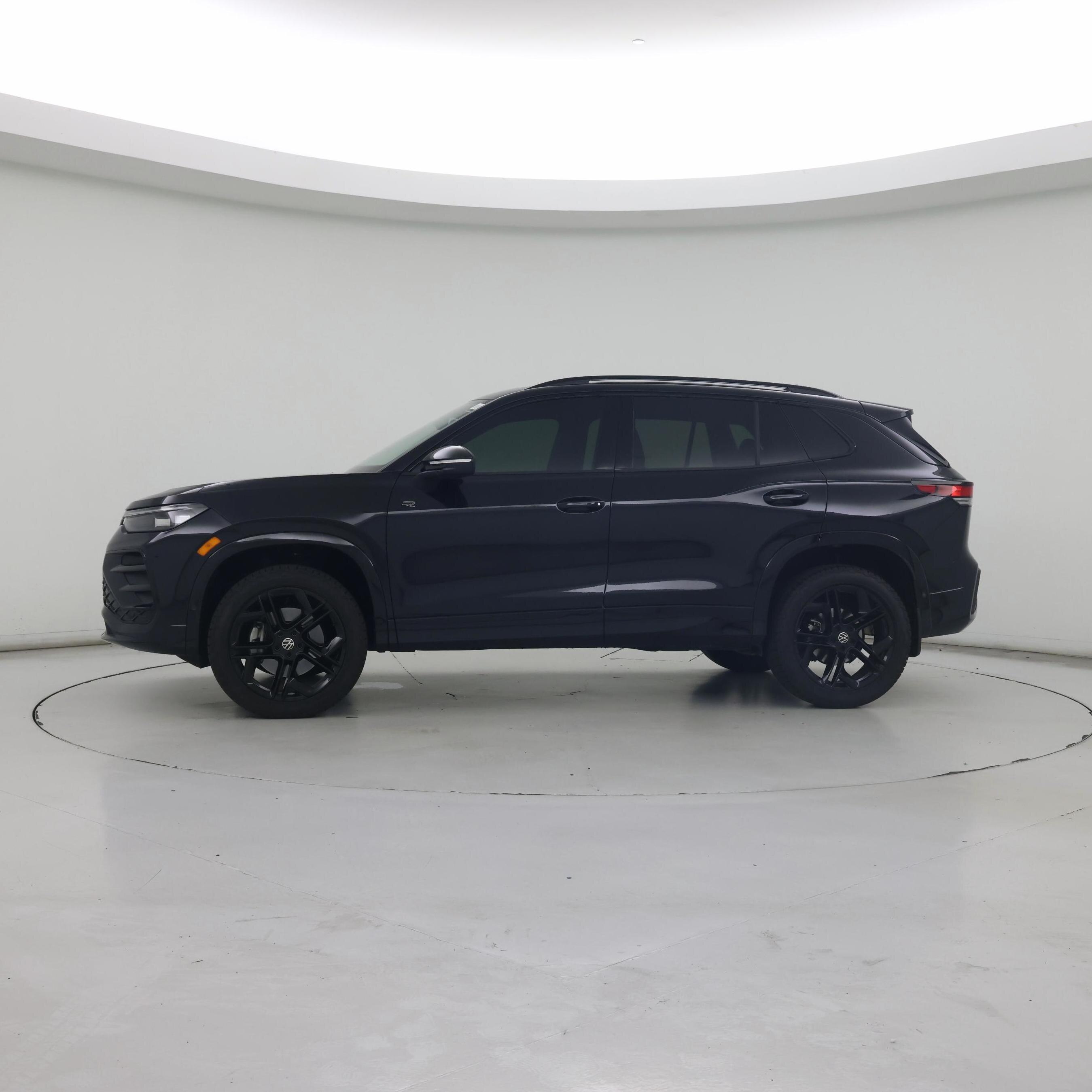 Thumbnail: 2025 Volkswagen Tiguan - 3