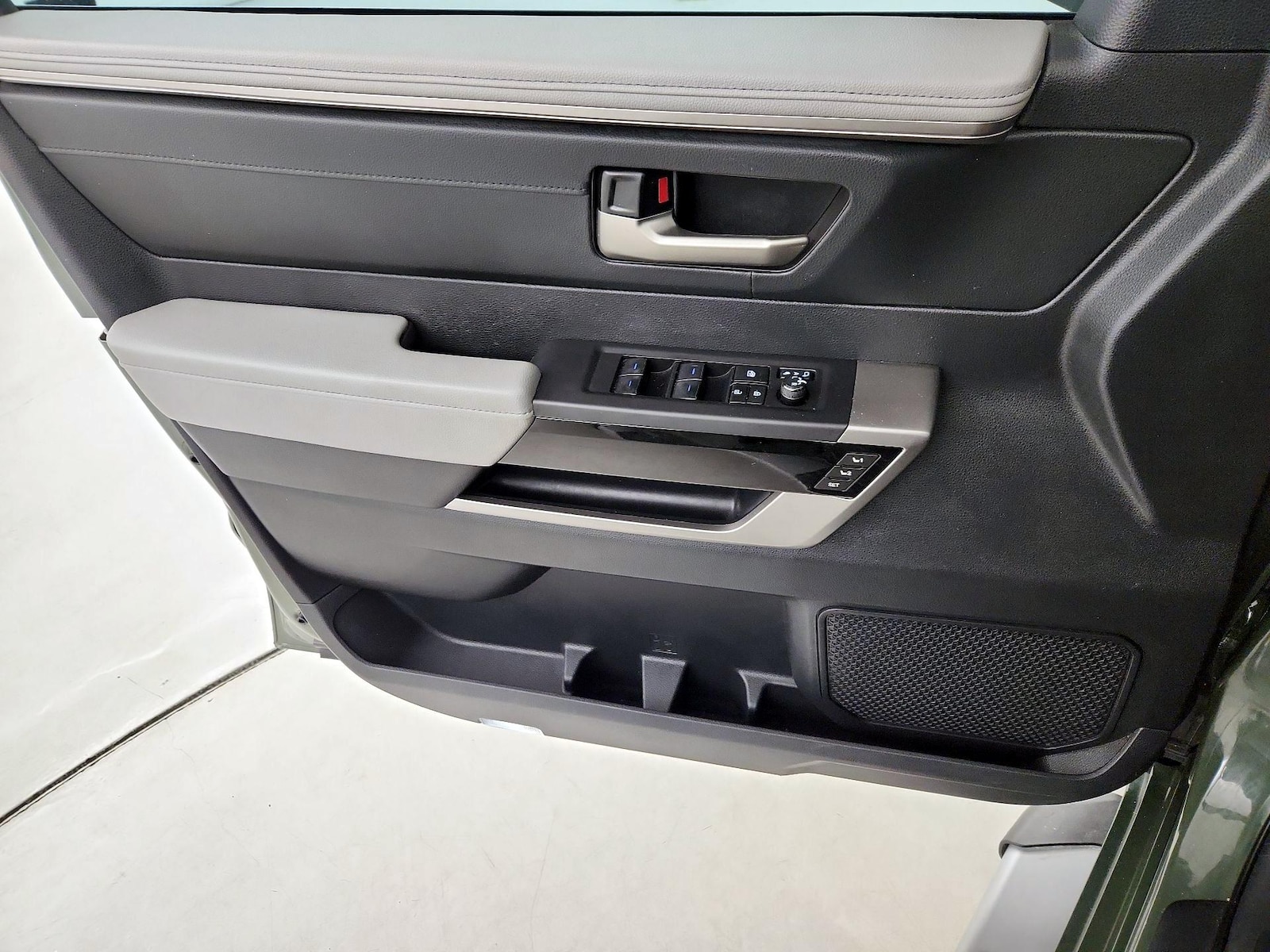 2023 Toyota Tundra Limited - Photo 13