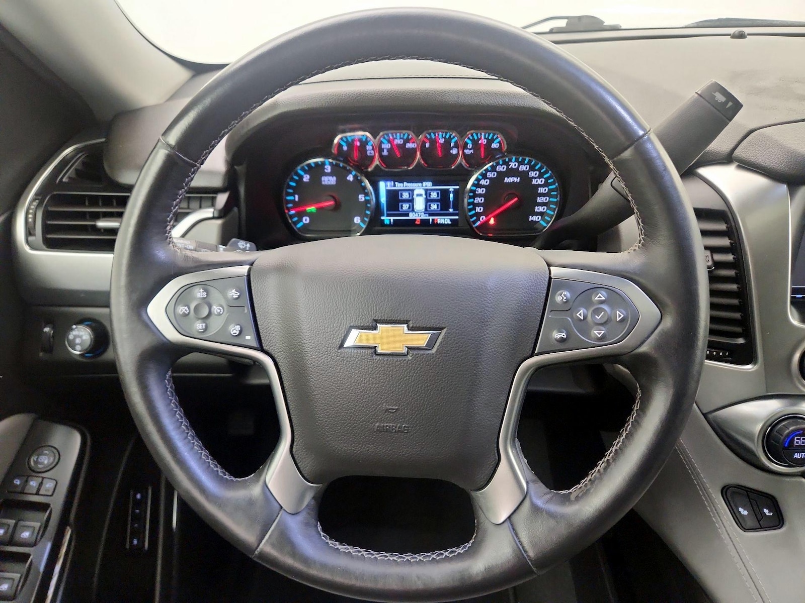2019 Chevrolet Tahoe LT - Photo 11