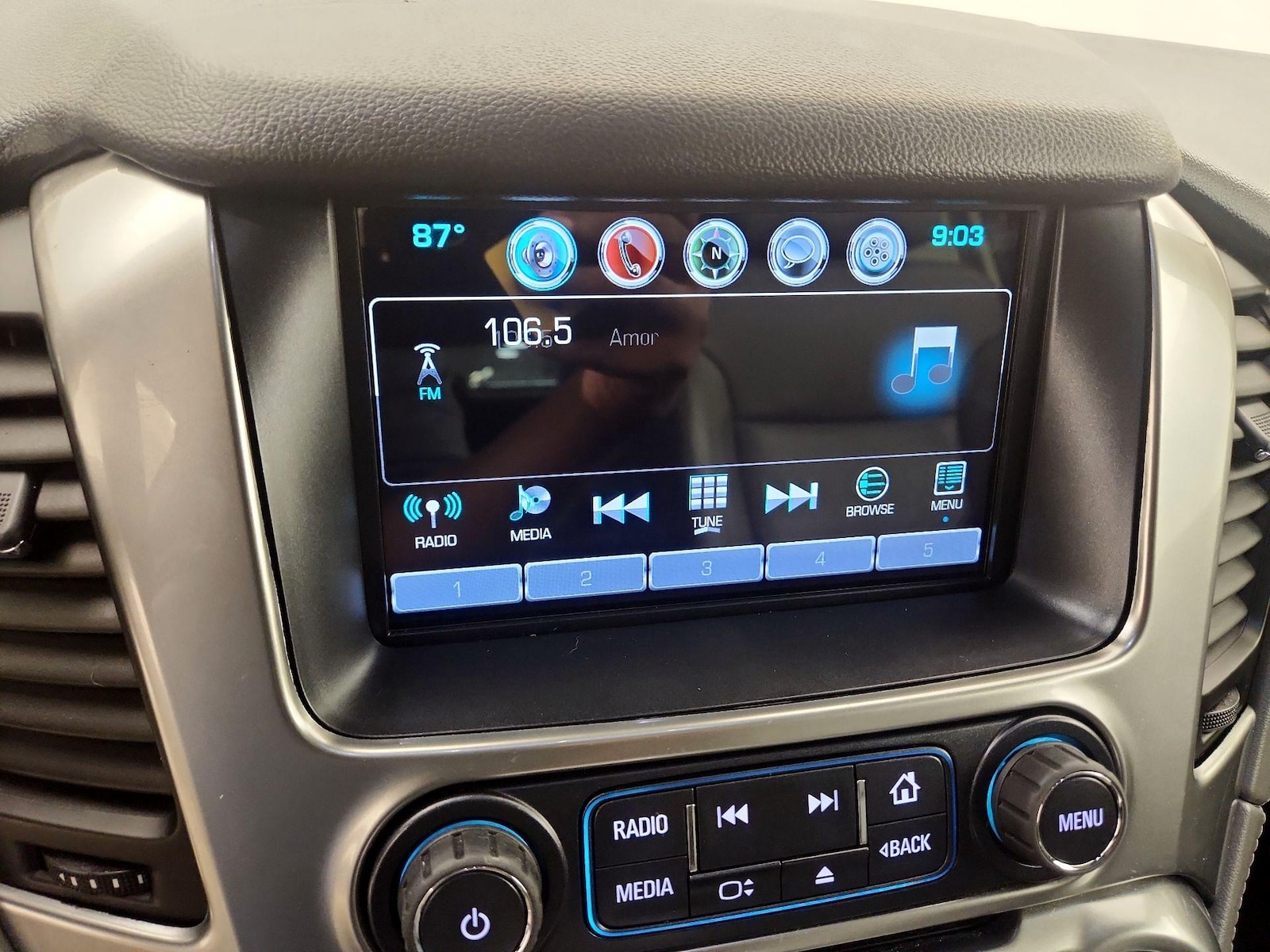 2019 Chevrolet Tahoe LT - Photo 17