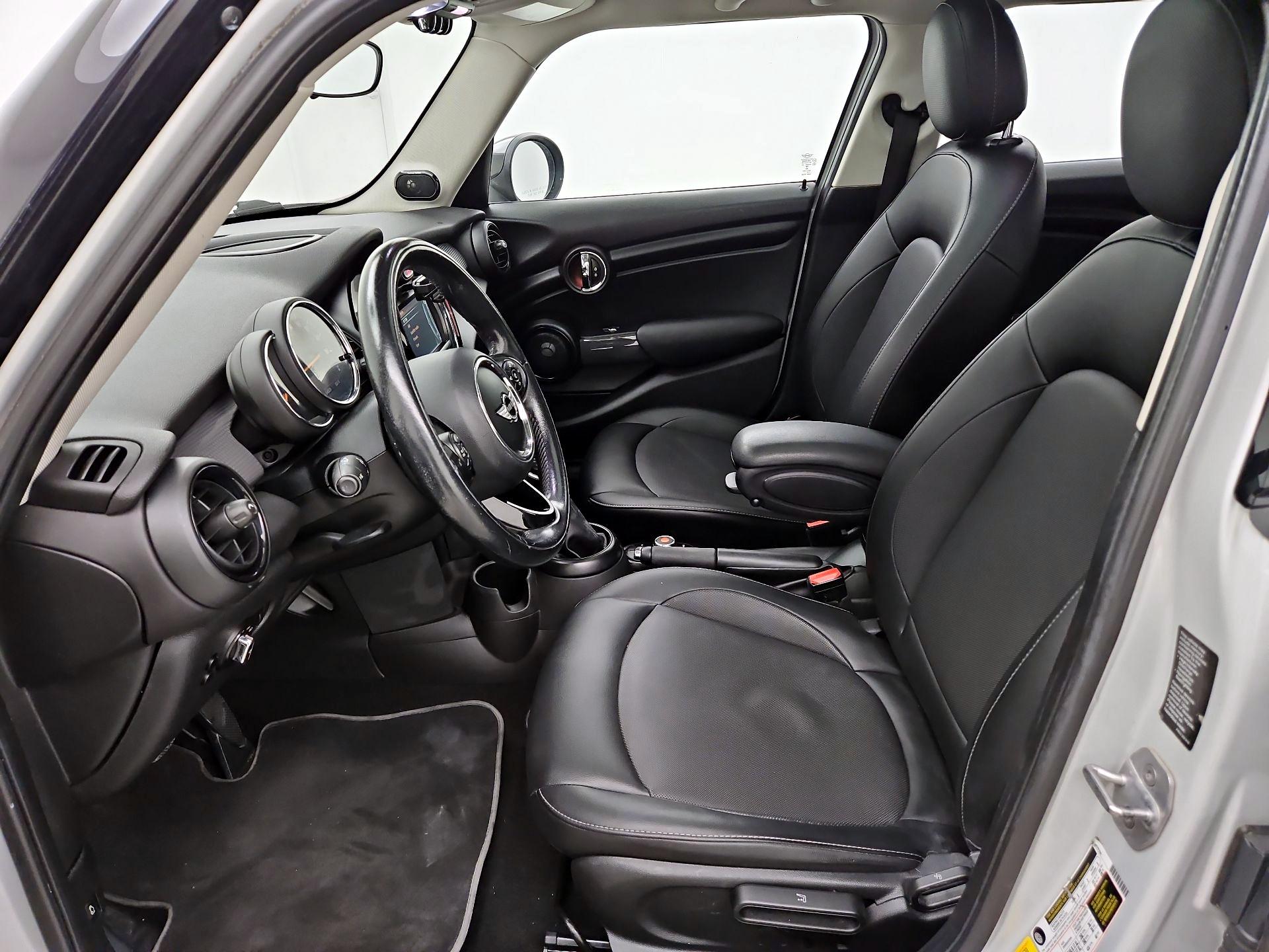 Thumbnail: 2017 MINI Cooper Hardtop - 11