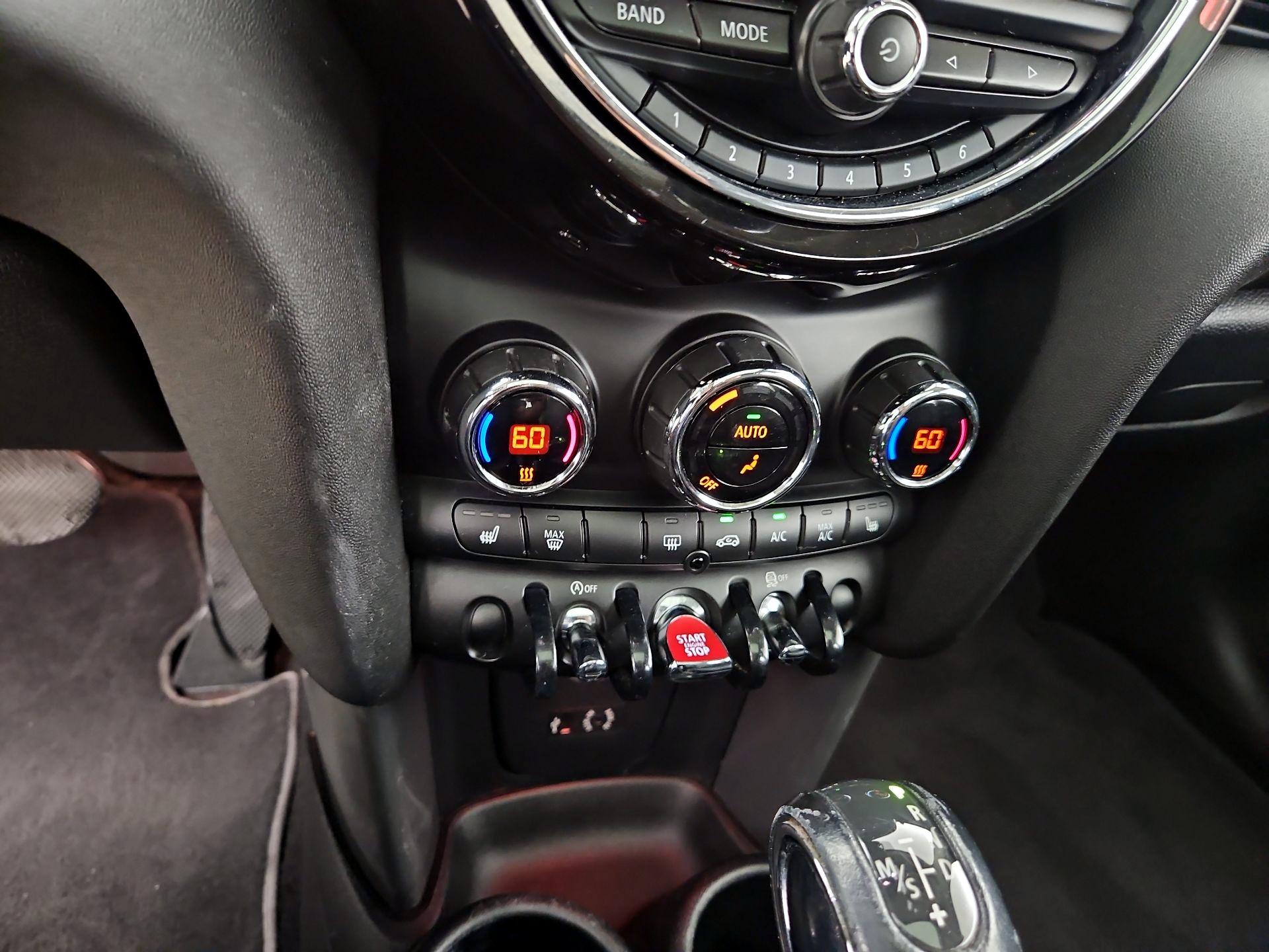 Thumbnail: 2017 MINI Cooper Hardtop - 15