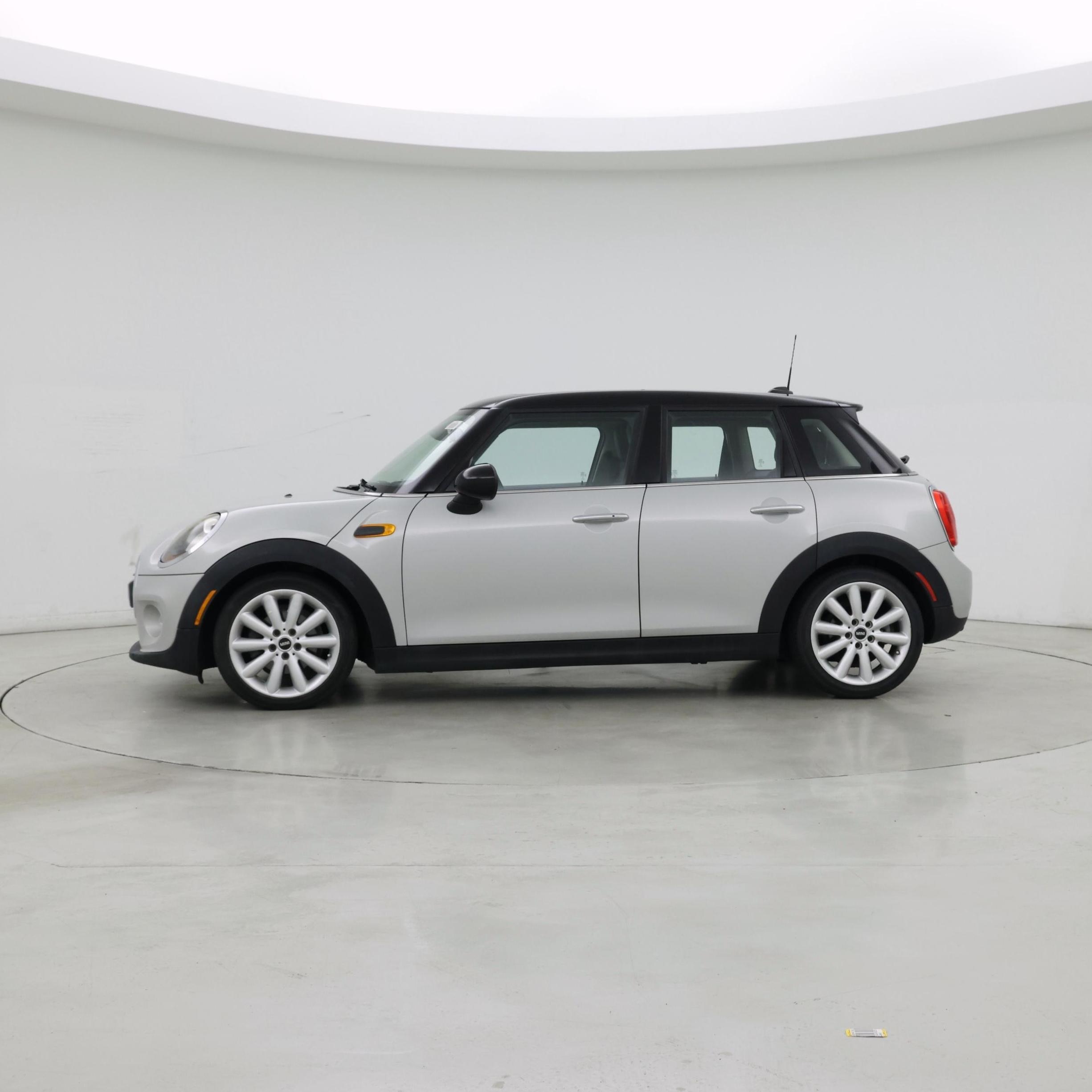 Thumbnail: 2017 MINI Cooper Hardtop - 3