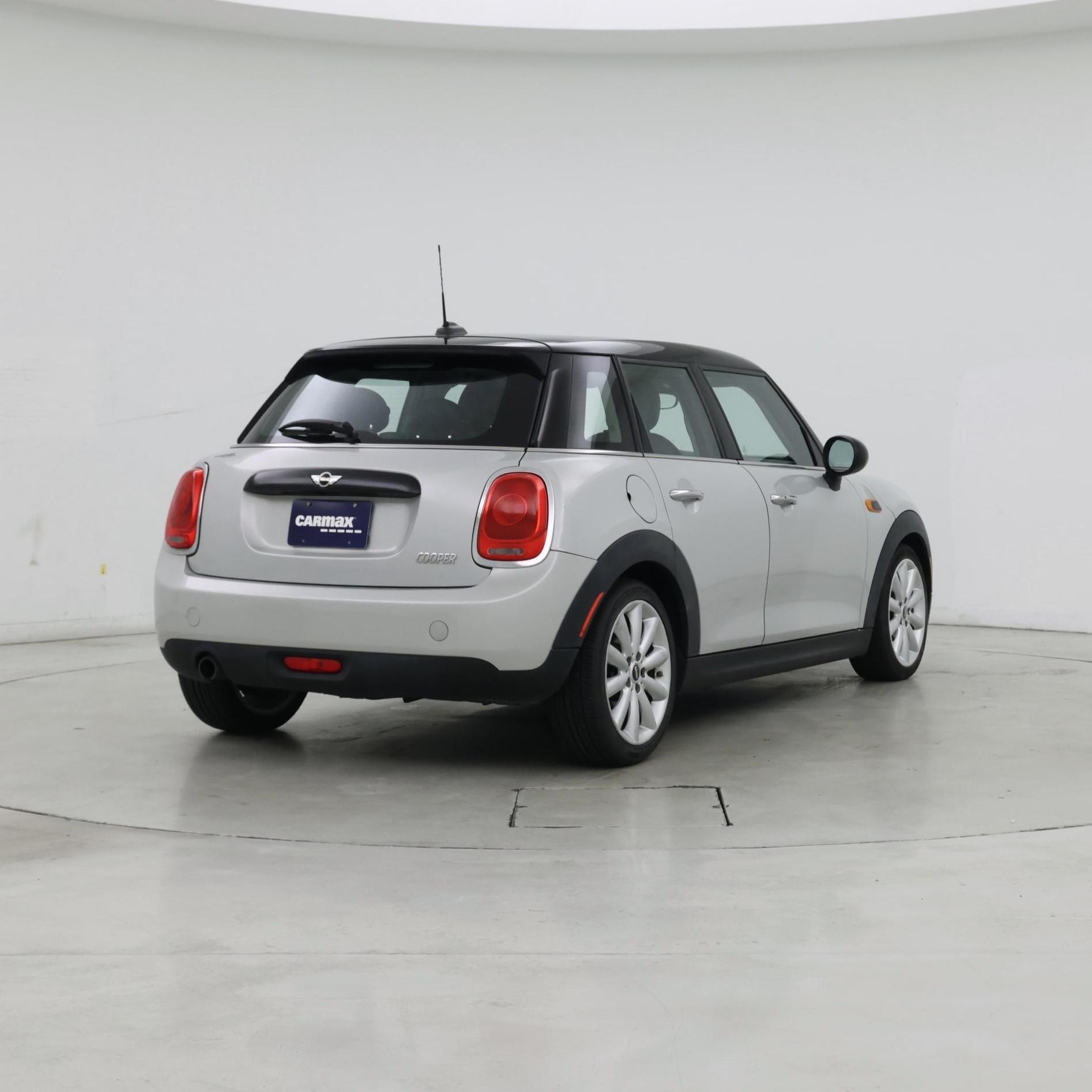 Thumbnail: 2017 MINI Cooper Hardtop - 8