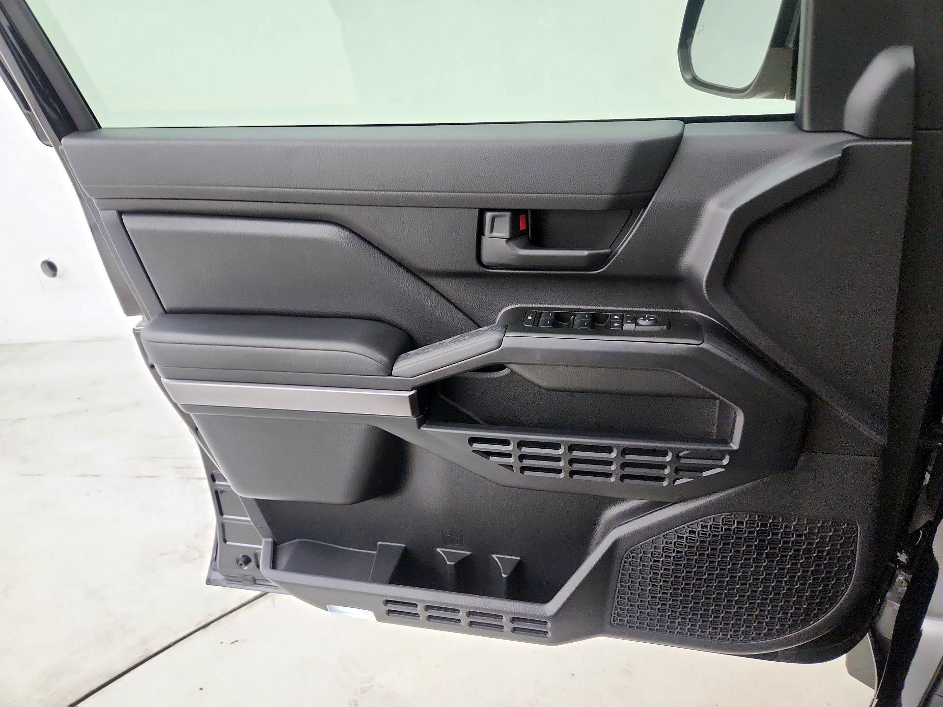 Thumbnail: 2025 Toyota 4Runner - 12