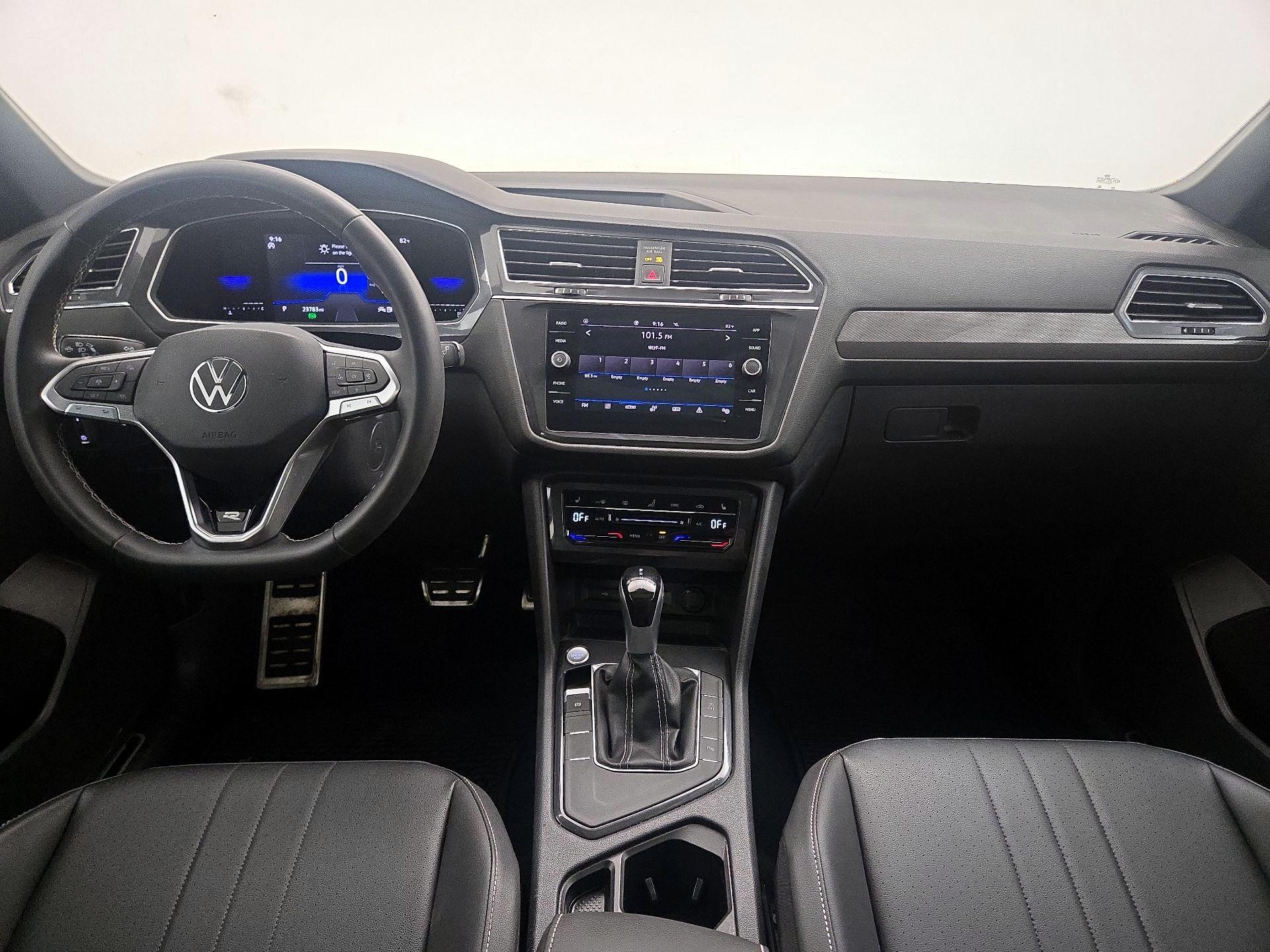 Thumbnail: 2023 Volkswagen Tiguan - 9