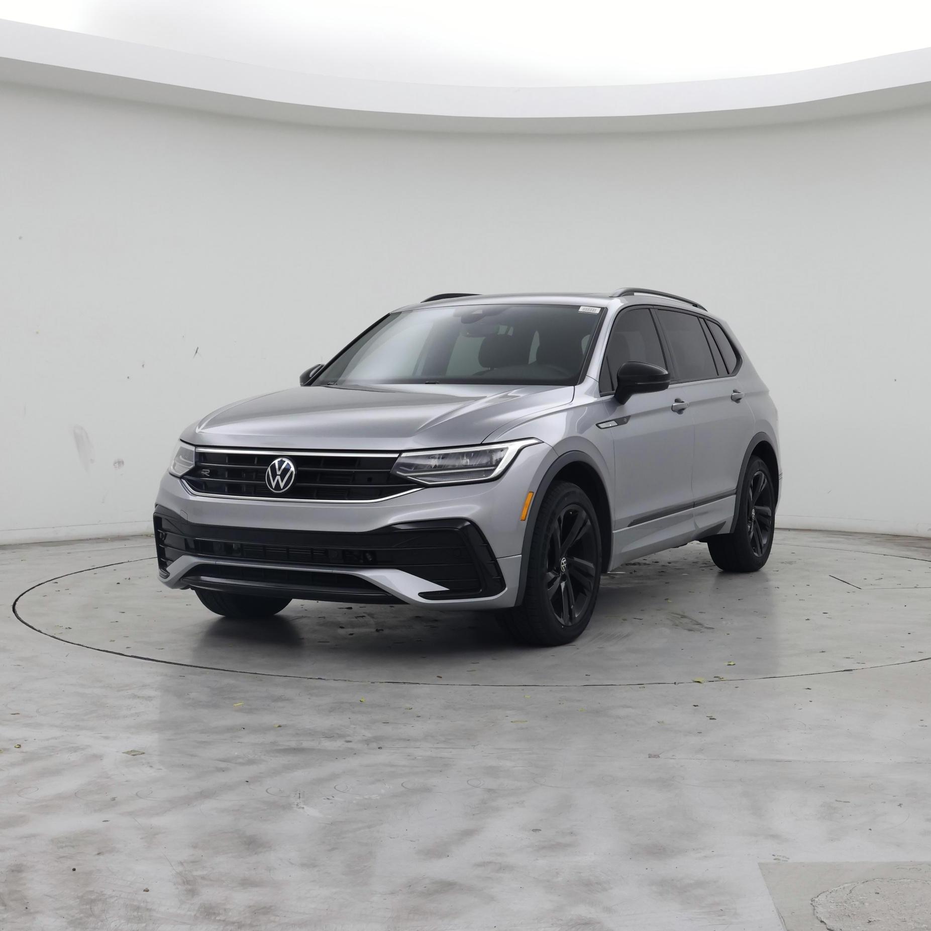 Thumbnail: 2023 Volkswagen Tiguan - 4