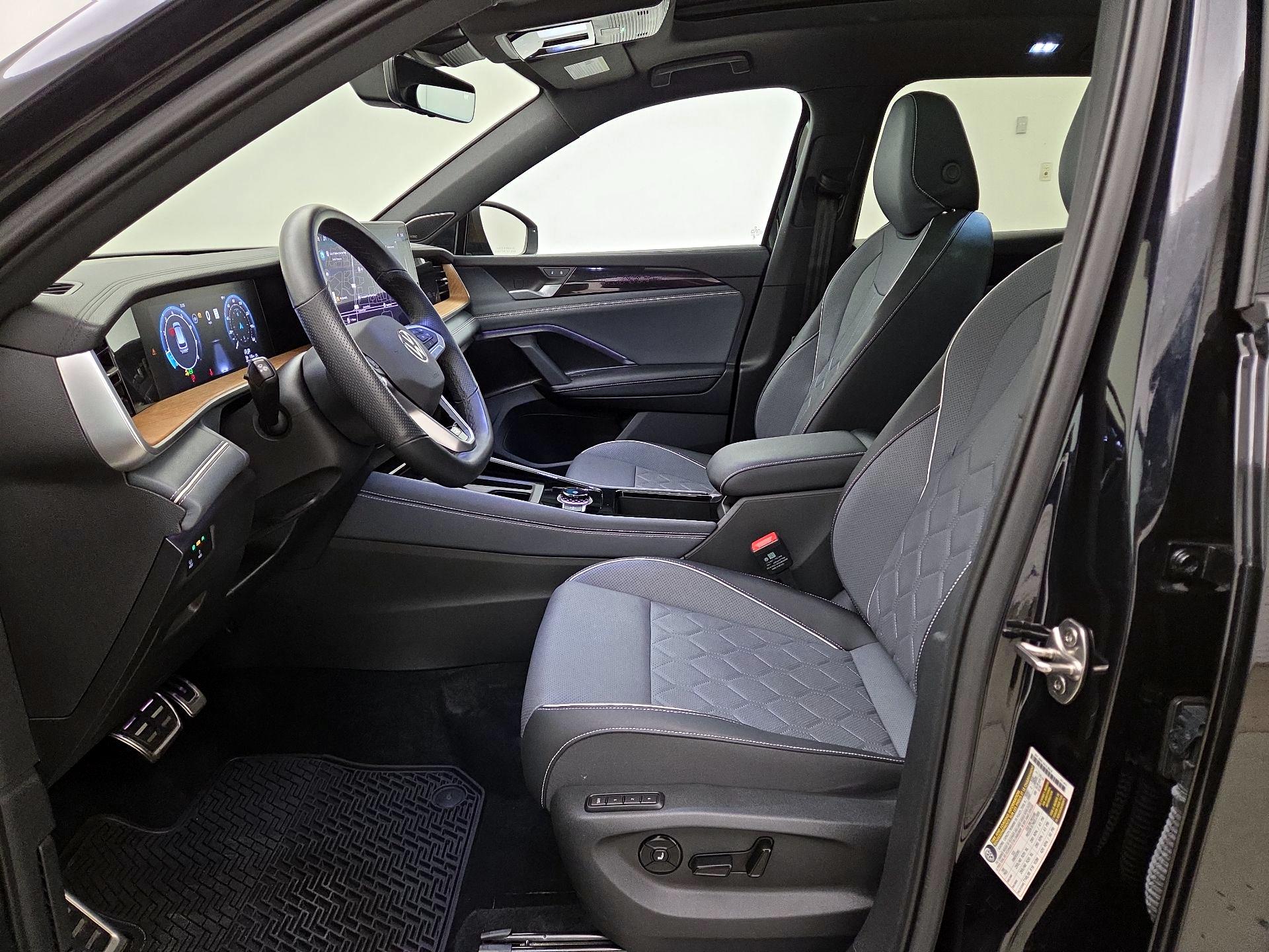 Thumbnail: 2025 Volkswagen Tiguan - 11
