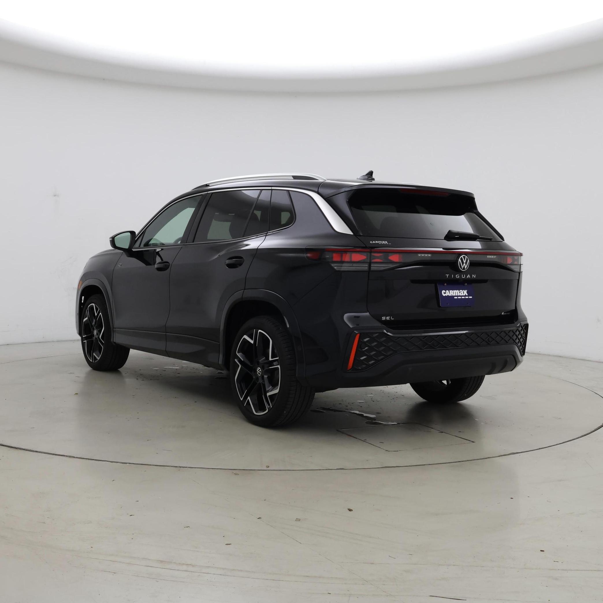Thumbnail: 2025 Volkswagen Tiguan - 2