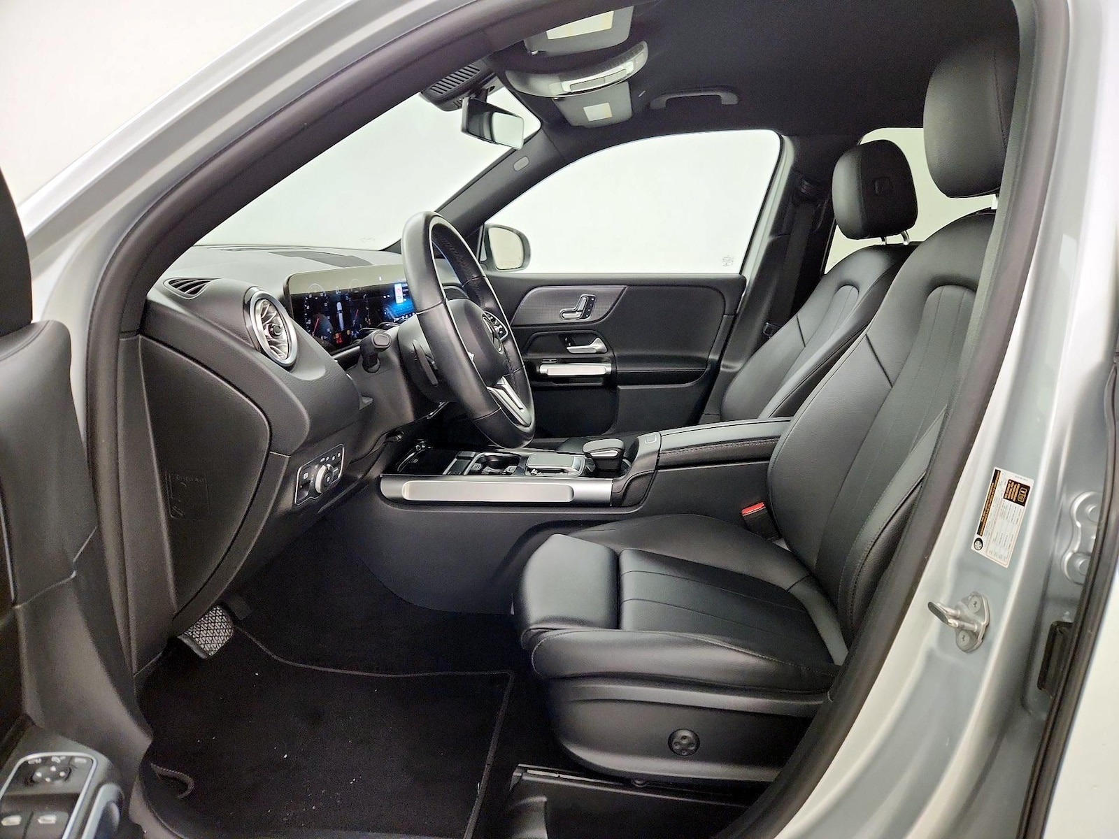 2023 Mercedes-Benz GLB250, photo 12