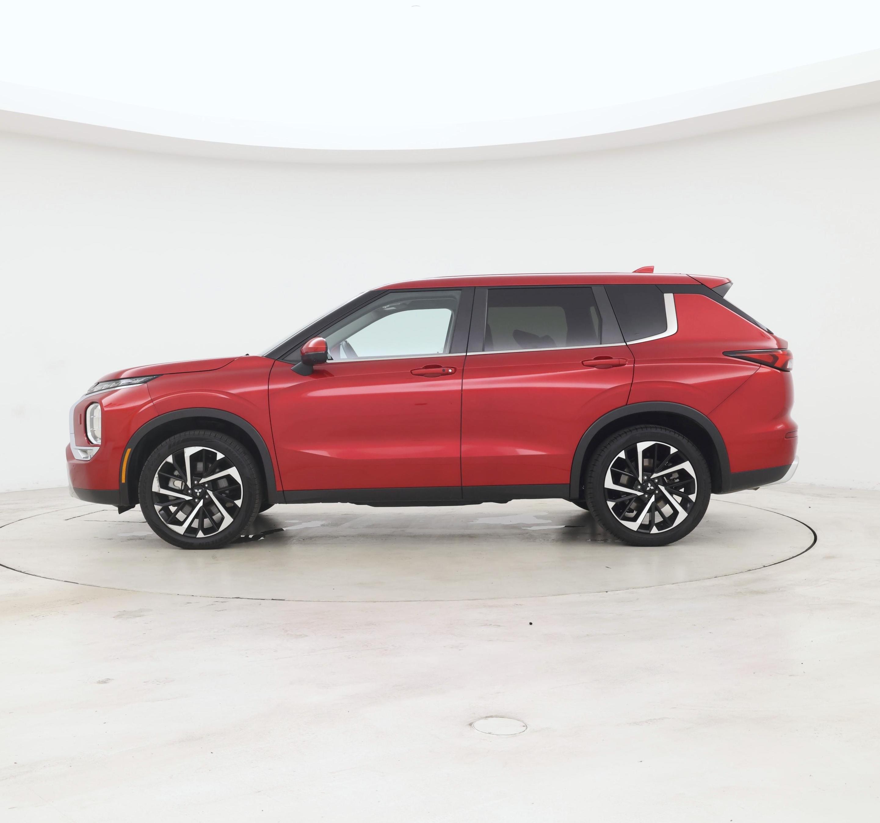 Thumbnail: 2024 Mitsubishi Outlander - 3