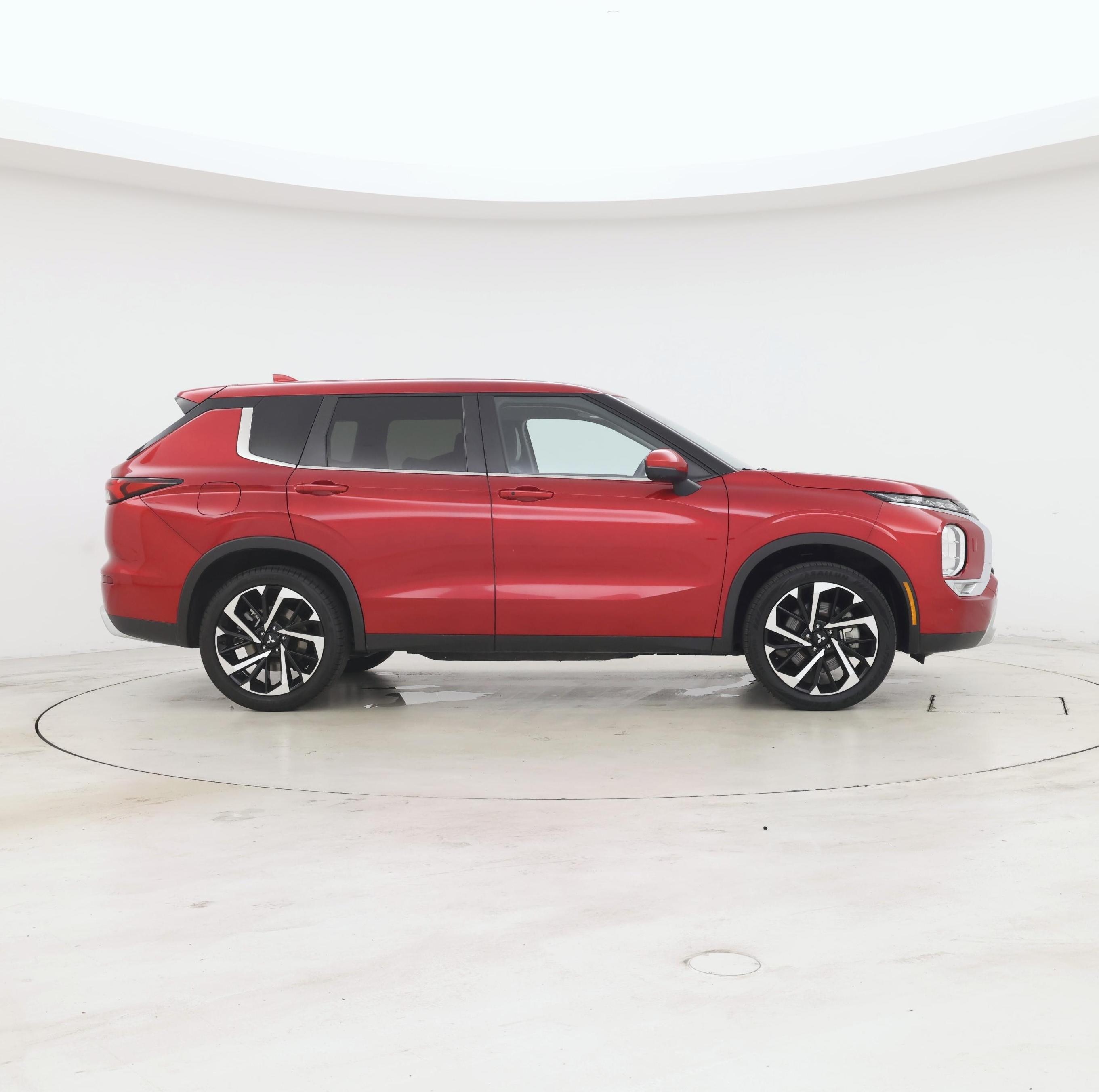 Thumbnail: 2024 Mitsubishi Outlander - 7
