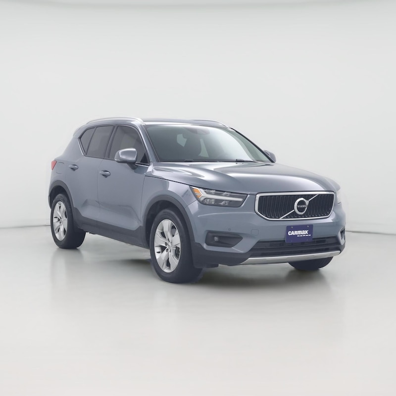2022 Volvo XC40 T5 Momentum