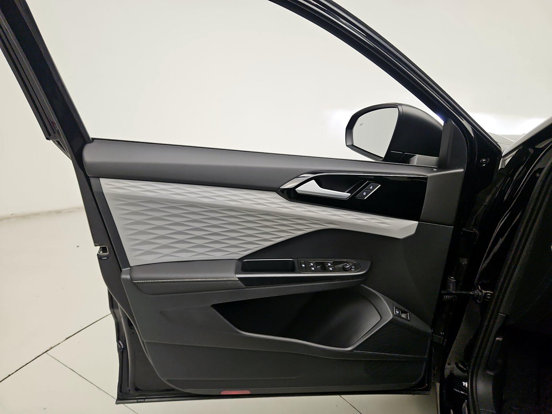 Thumbnail: 2024 Volkswagen Taos - 12