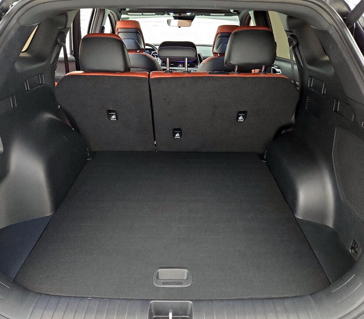 Trunk/Cargo (Seats Up)