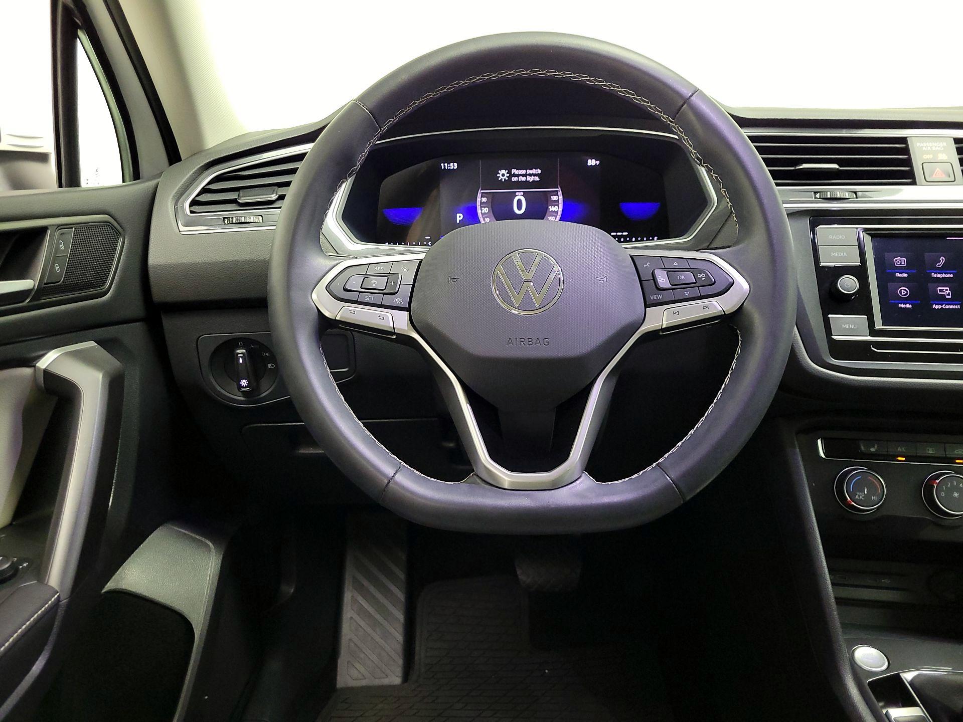 Thumbnail: 2024 Volkswagen Tiguan - 10