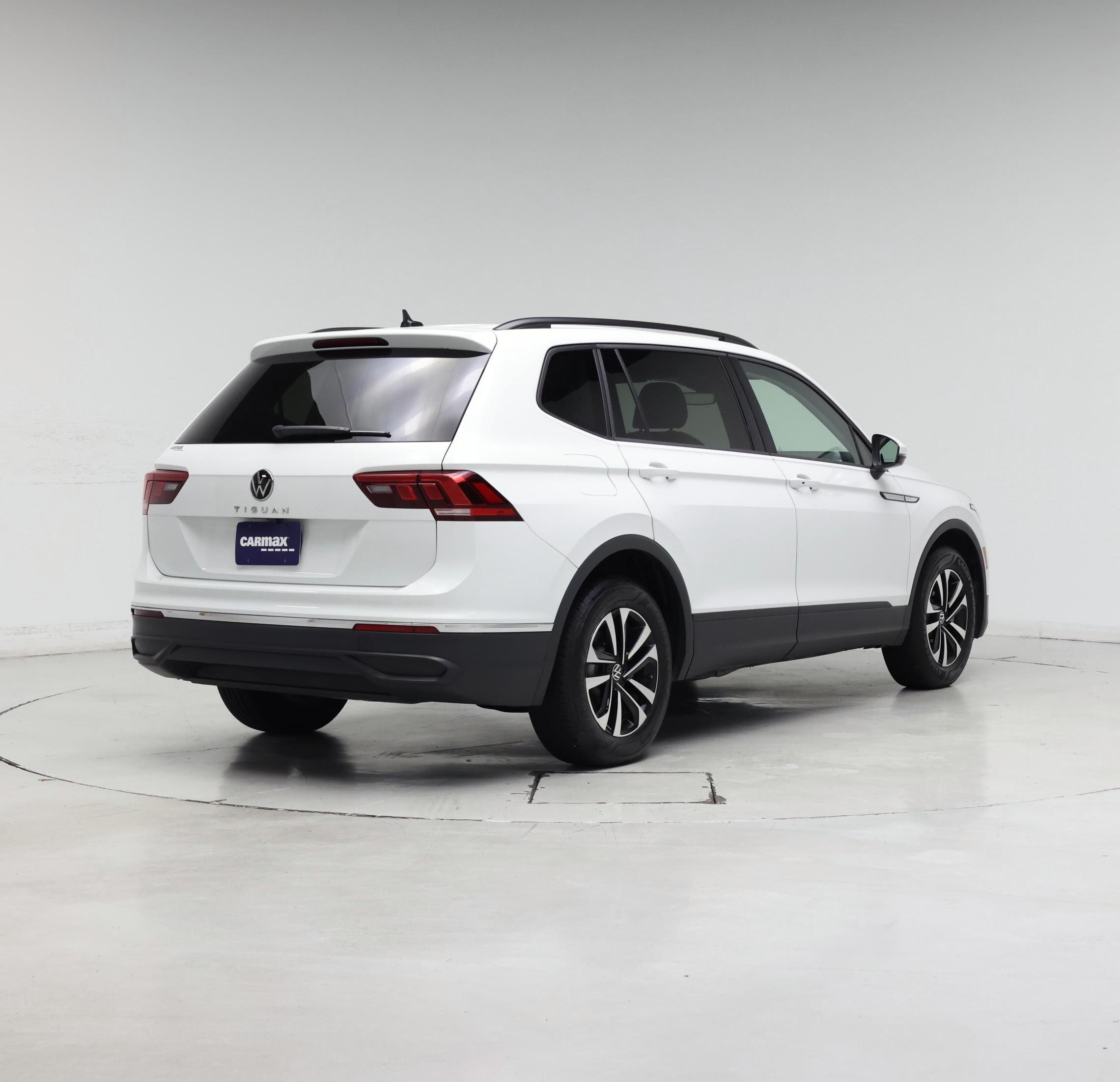 Thumbnail: 2024 Volkswagen Tiguan - 8