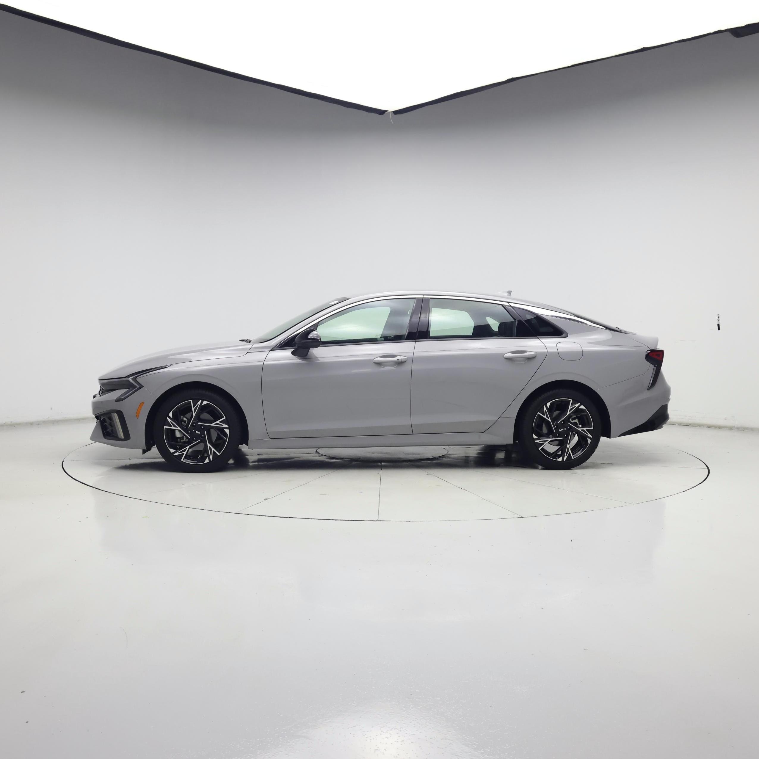Thumbnail: 2026 Kia K5 - 3