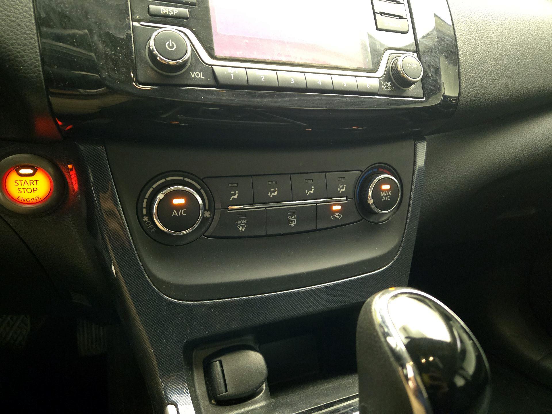 Thumbnail: 2016 Nissan Sentra - 14