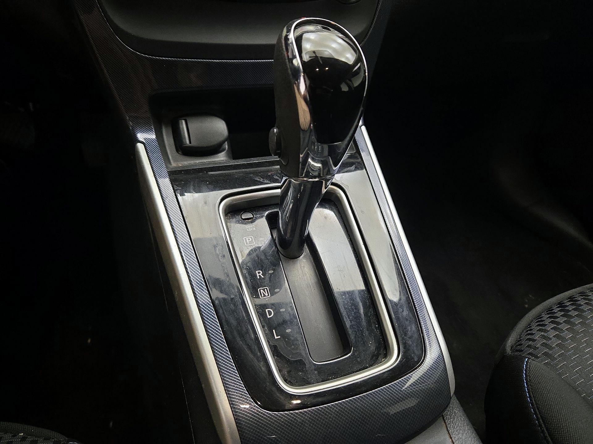 Thumbnail: 2016 Nissan Sentra - 15