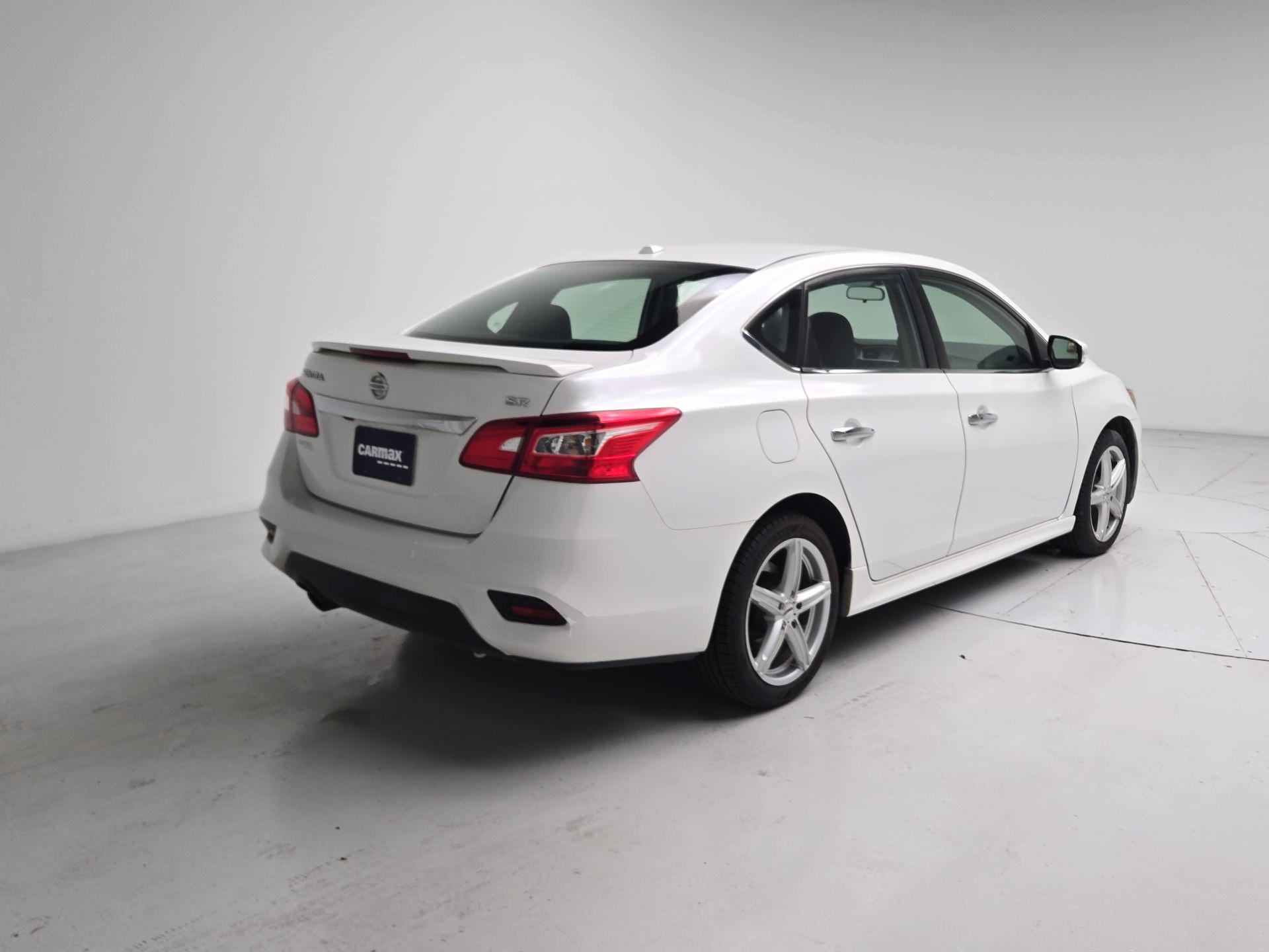 Thumbnail: 2016 Nissan Sentra - 5
