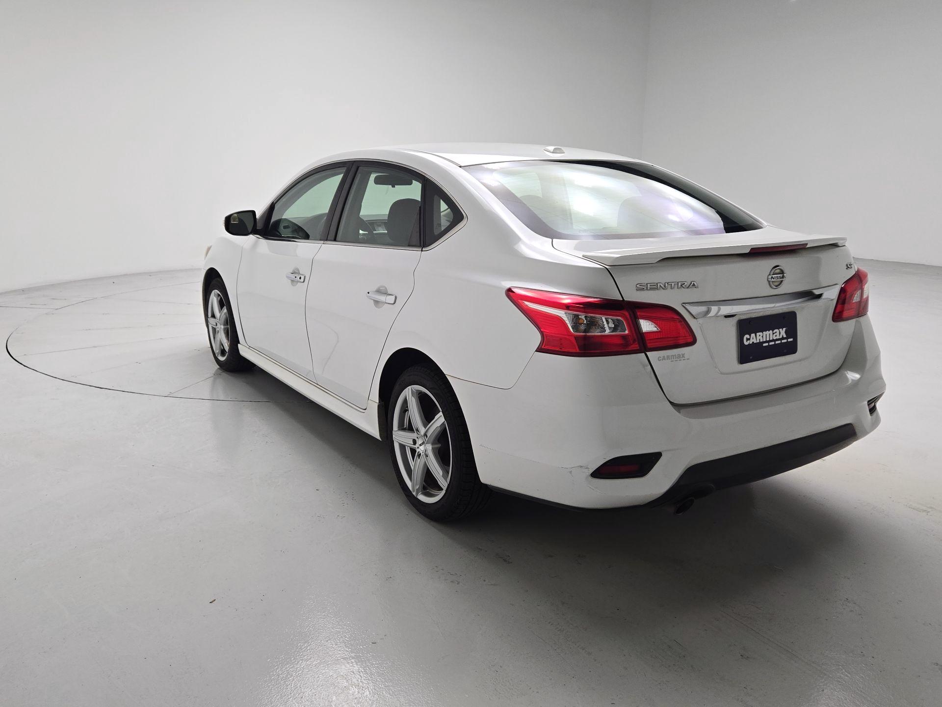Thumbnail: 2016 Nissan Sentra - 7