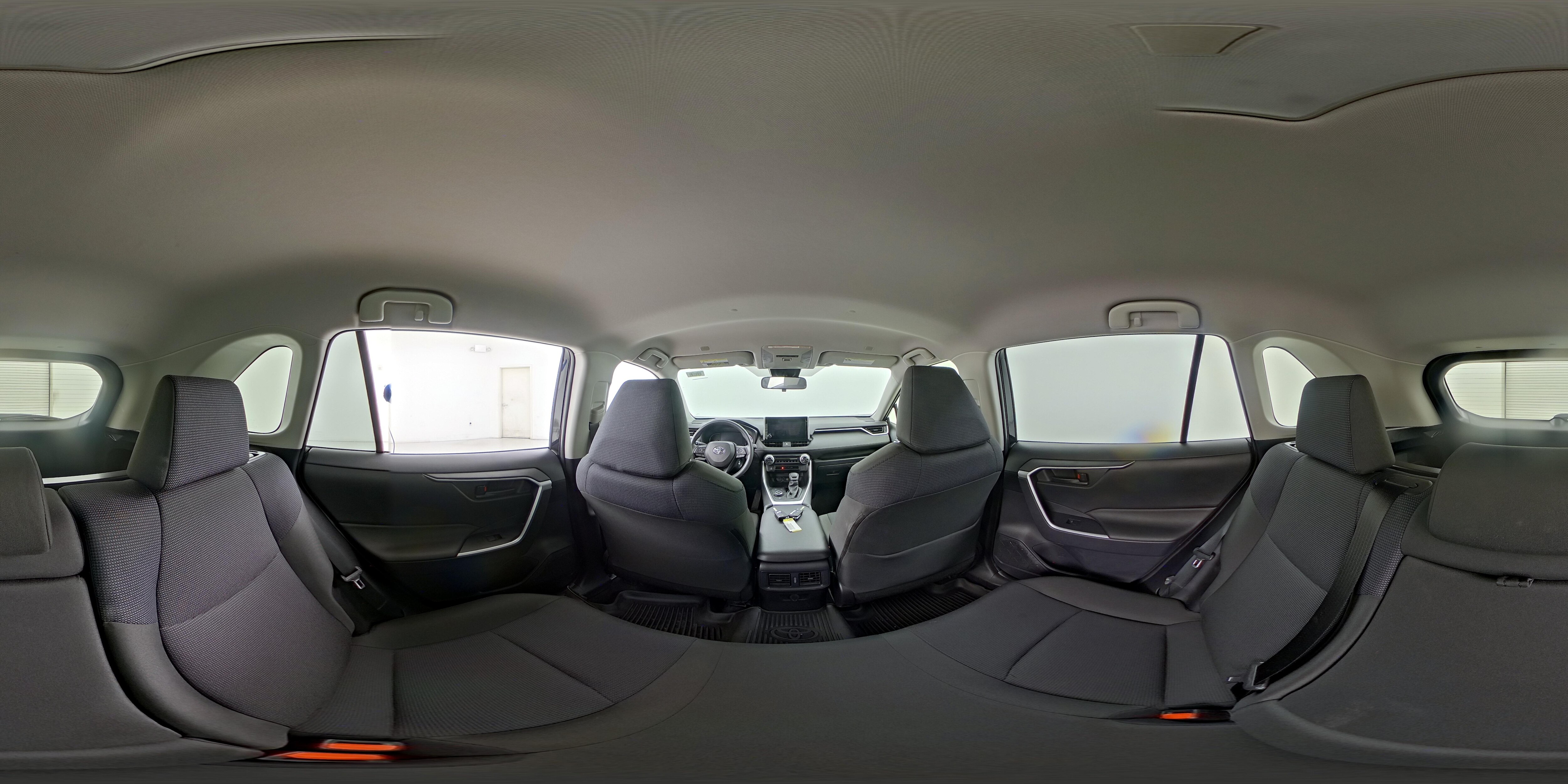 2025 Toyota RAV4 LE - Photo 25