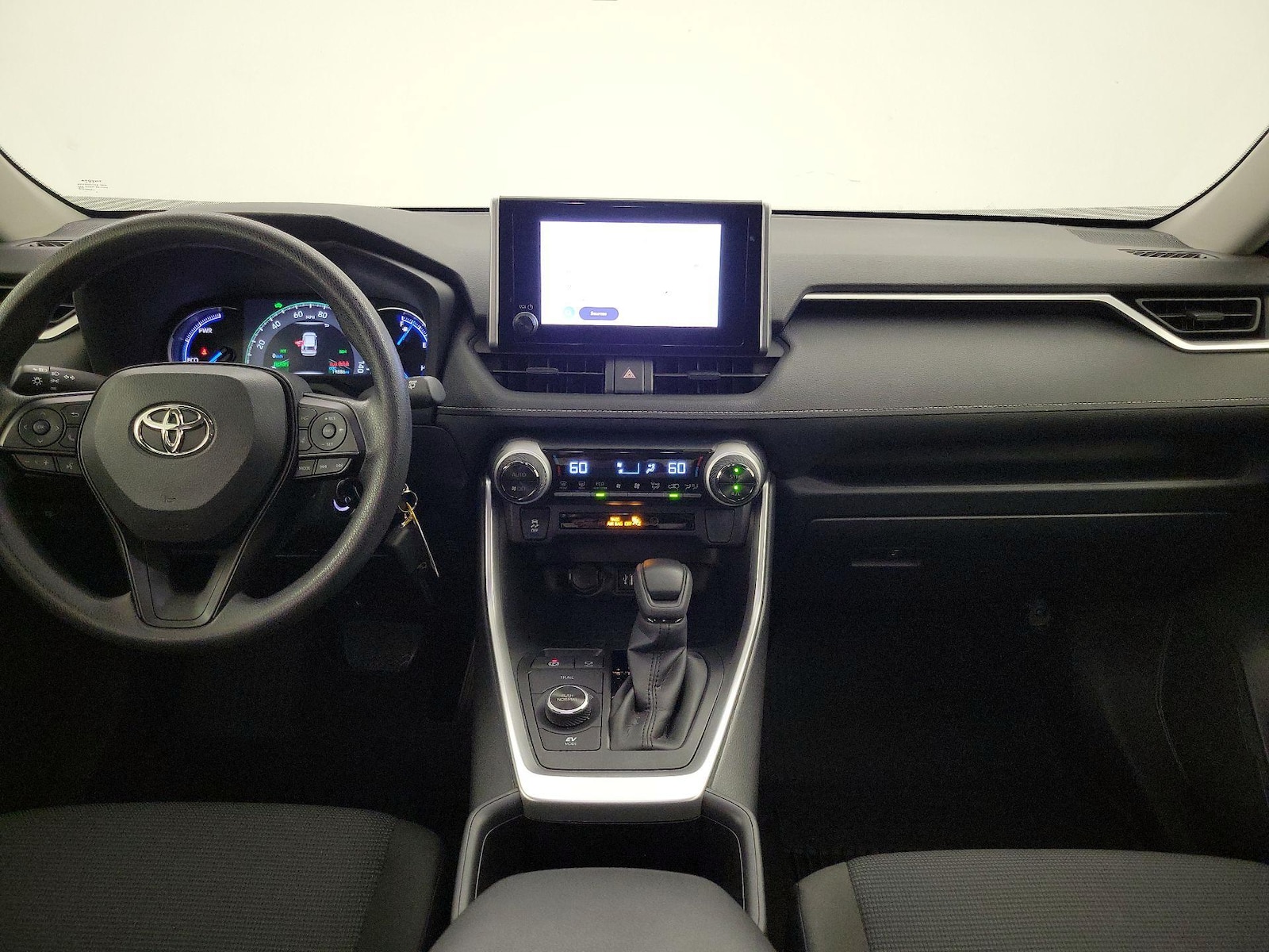 2025 Toyota RAV4 LE - Photo 10
