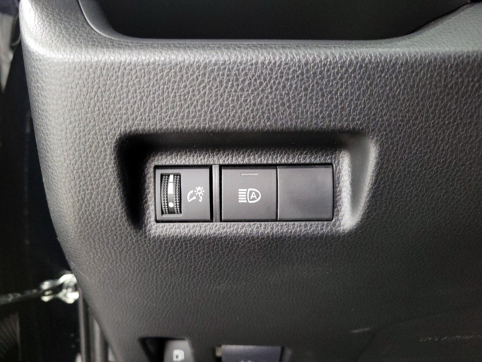 2025 Toyota RAV4 LE - Photo 14