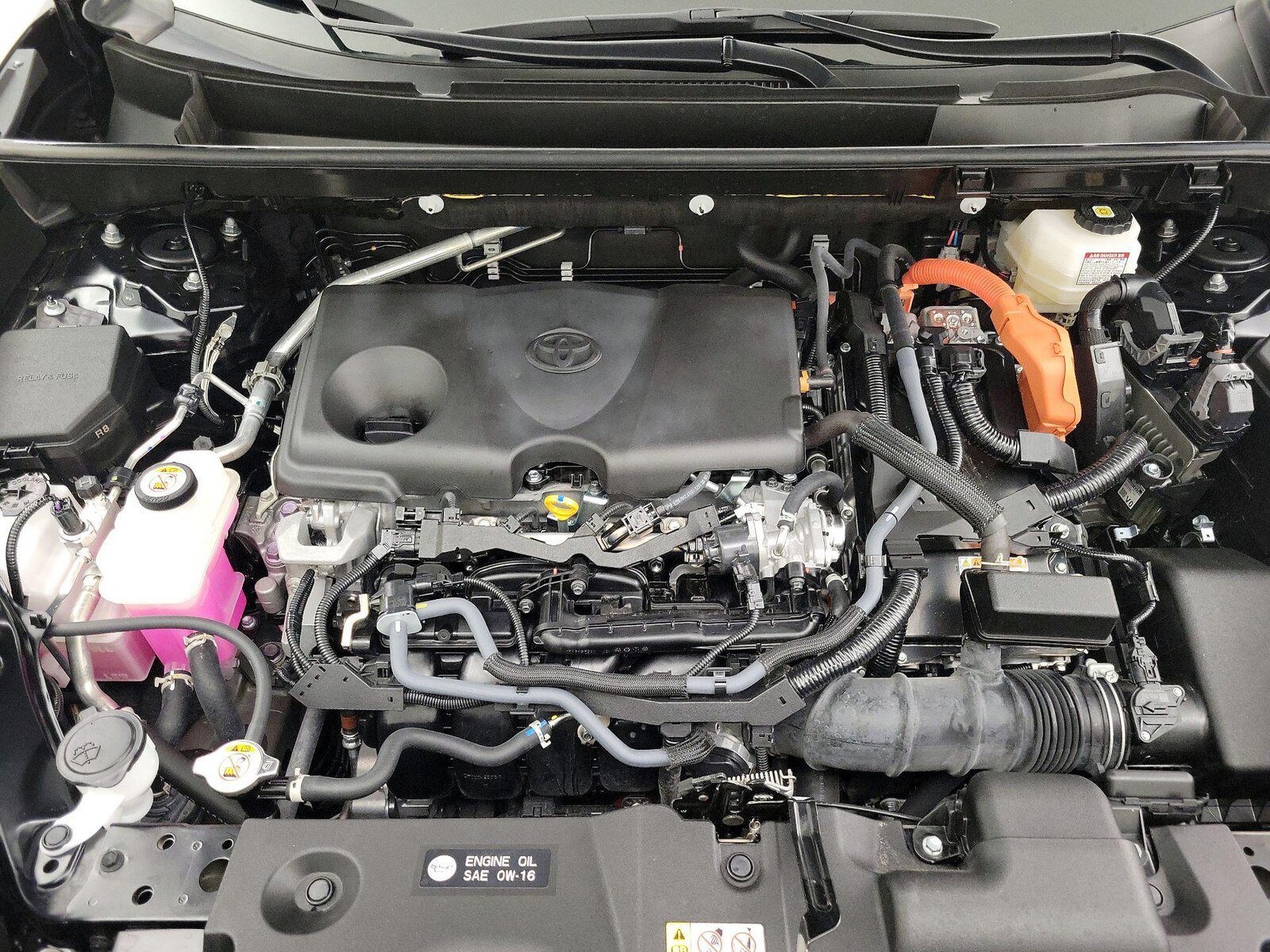 2025 Toyota RAV4 LE - Photo 22