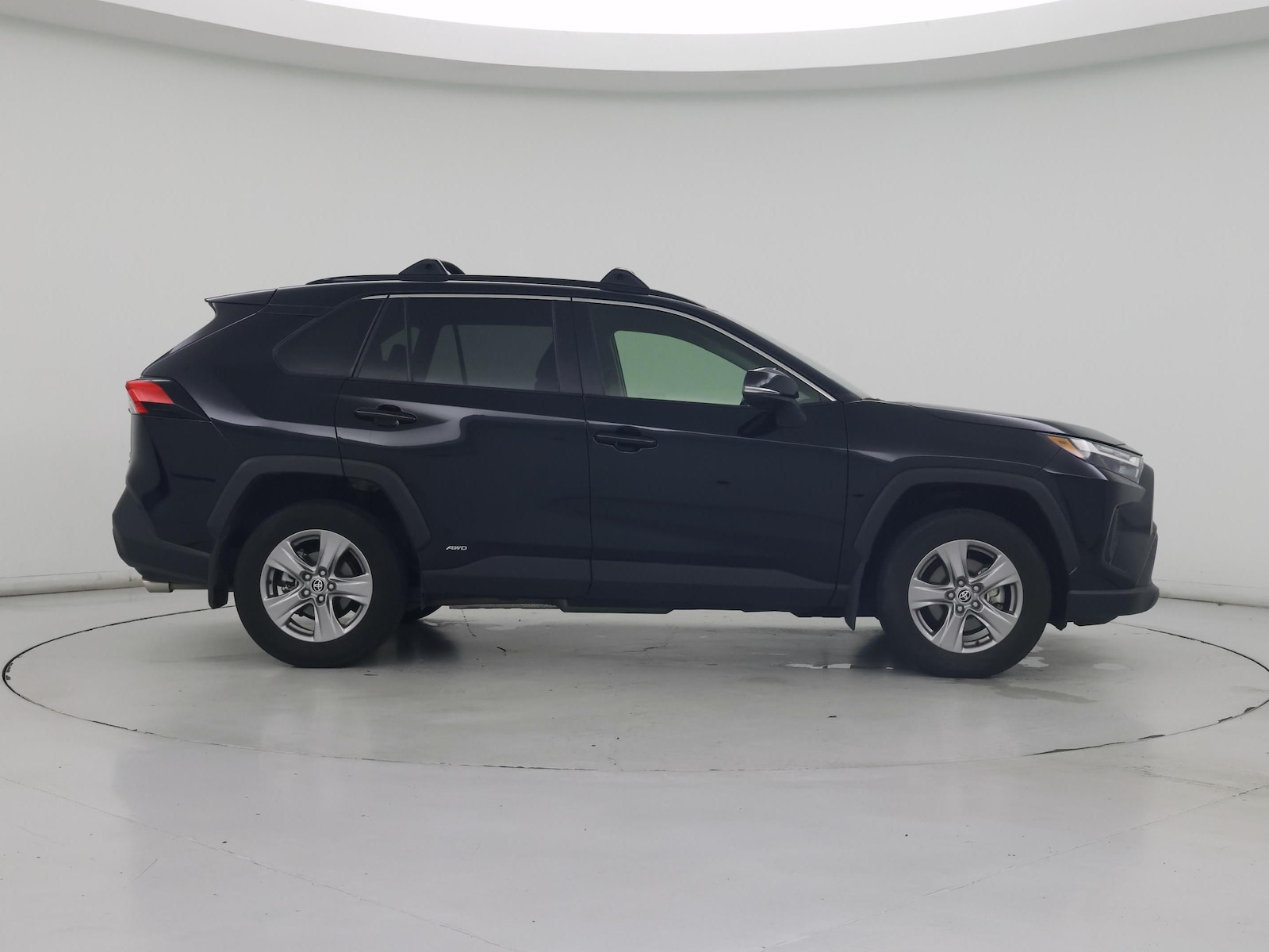 2025 Toyota RAV4 LE - Photo 8