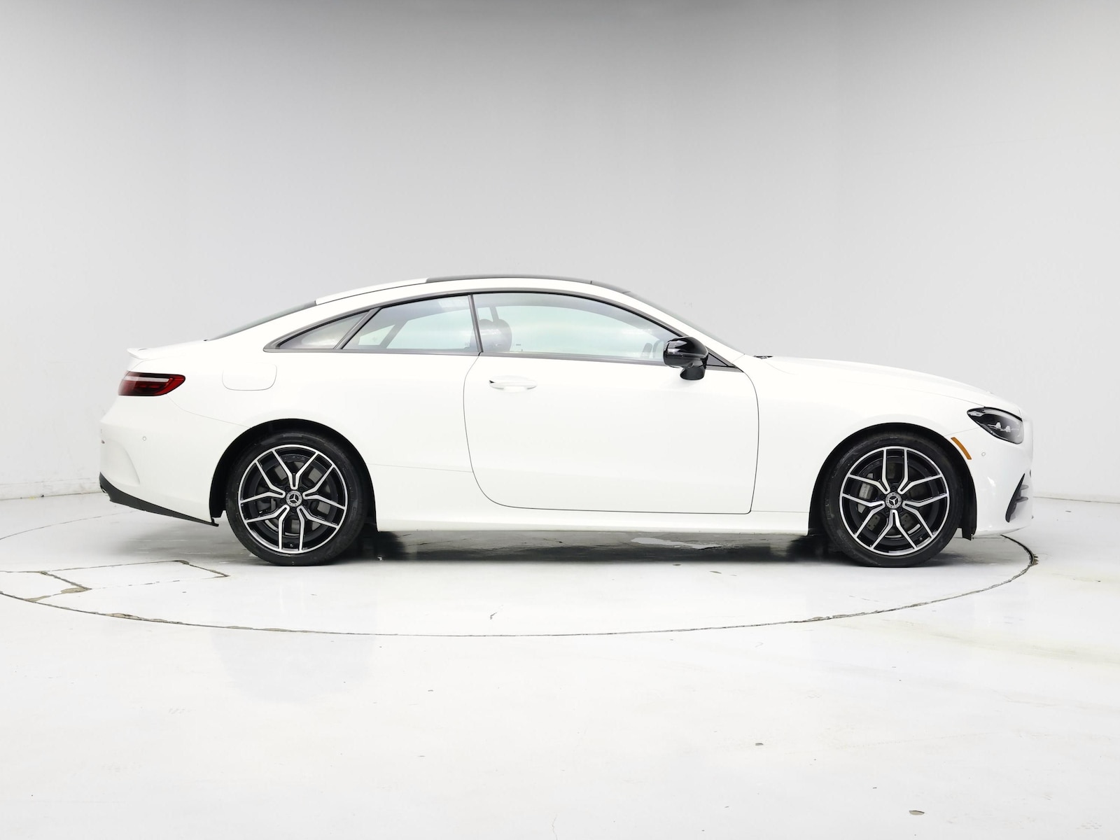 2022 Mercedes-Benz E-Class E450 - Photo 8