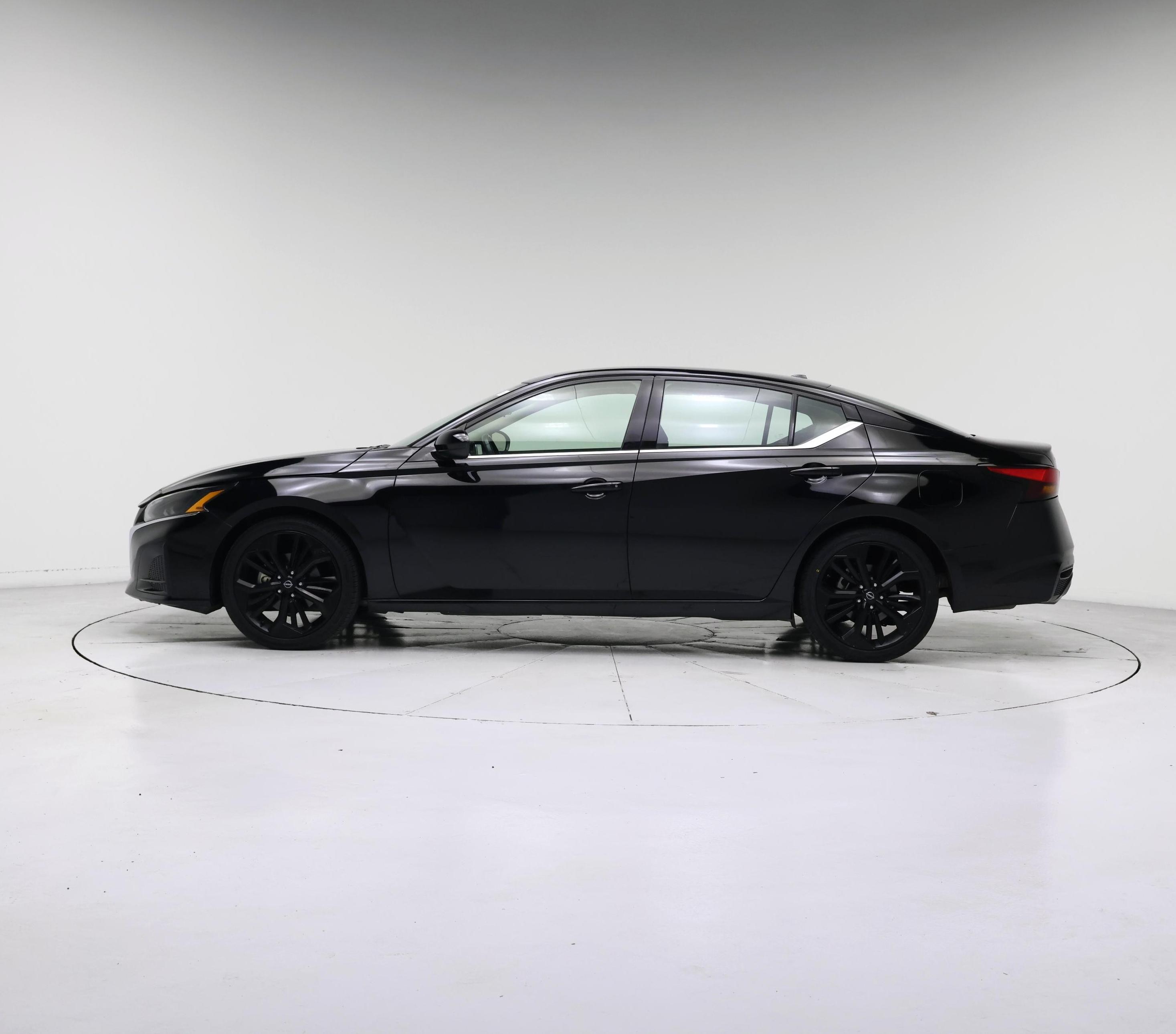 Thumbnail: 2023 Nissan Altima - 3