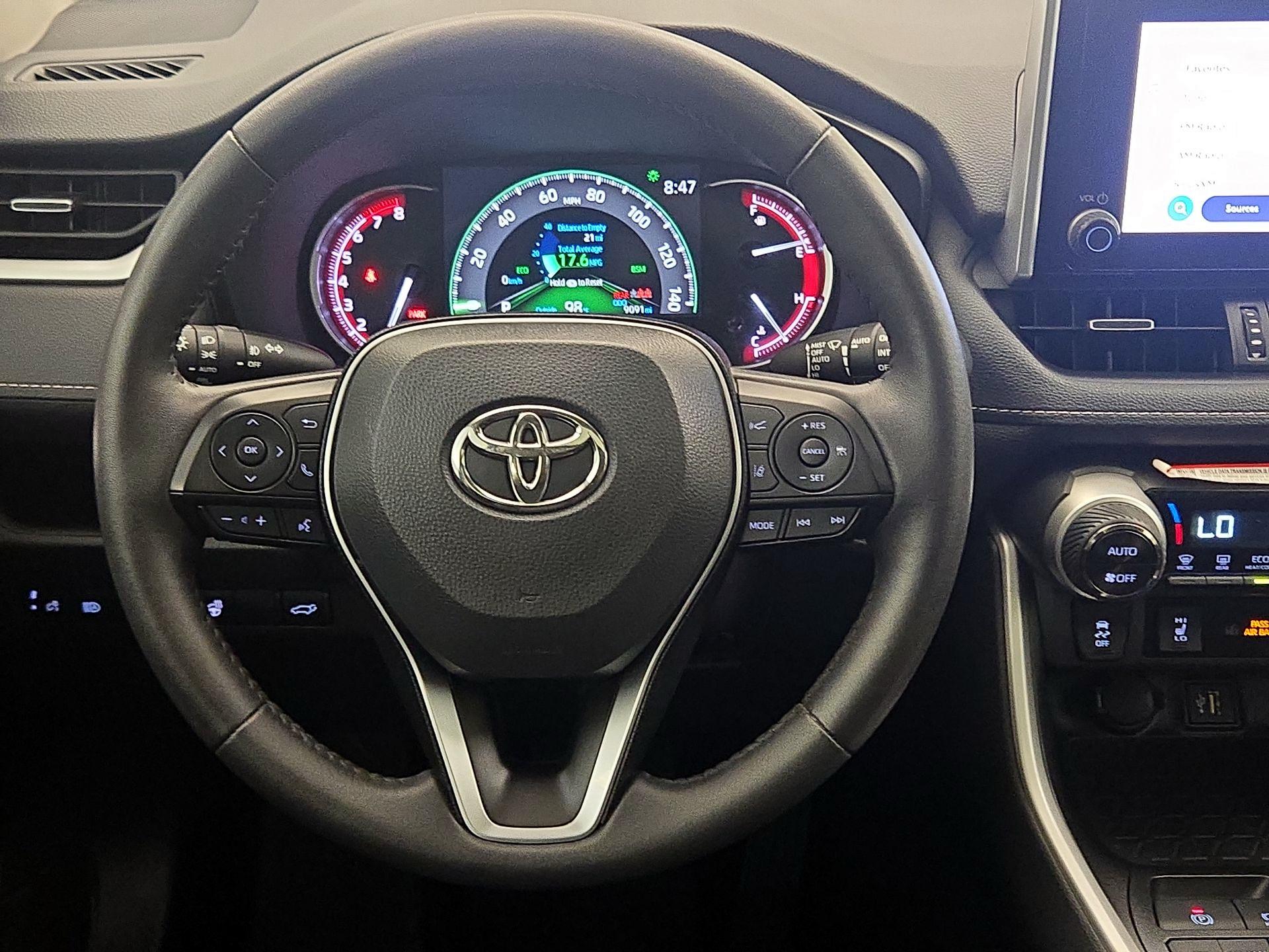 Thumbnail: 2025 Toyota RAV4 - 10