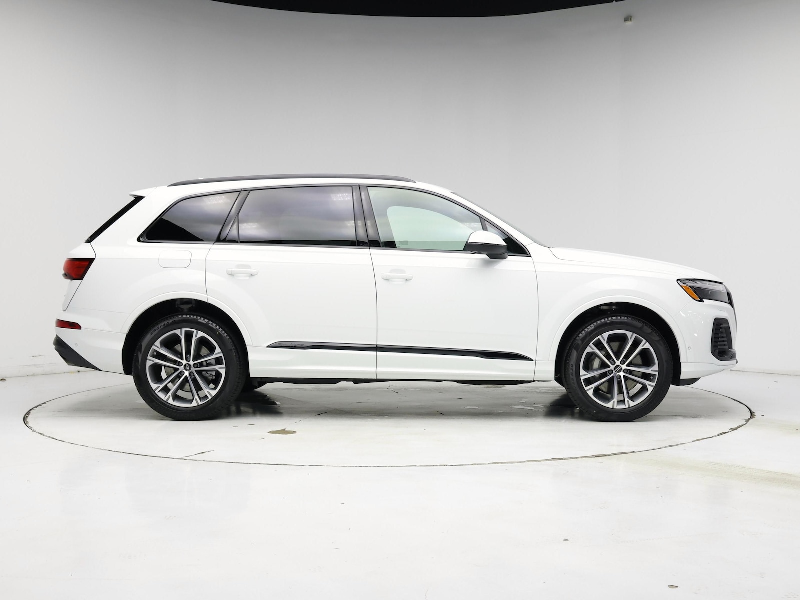 2026 Audi Q7 Premium - Photo 8