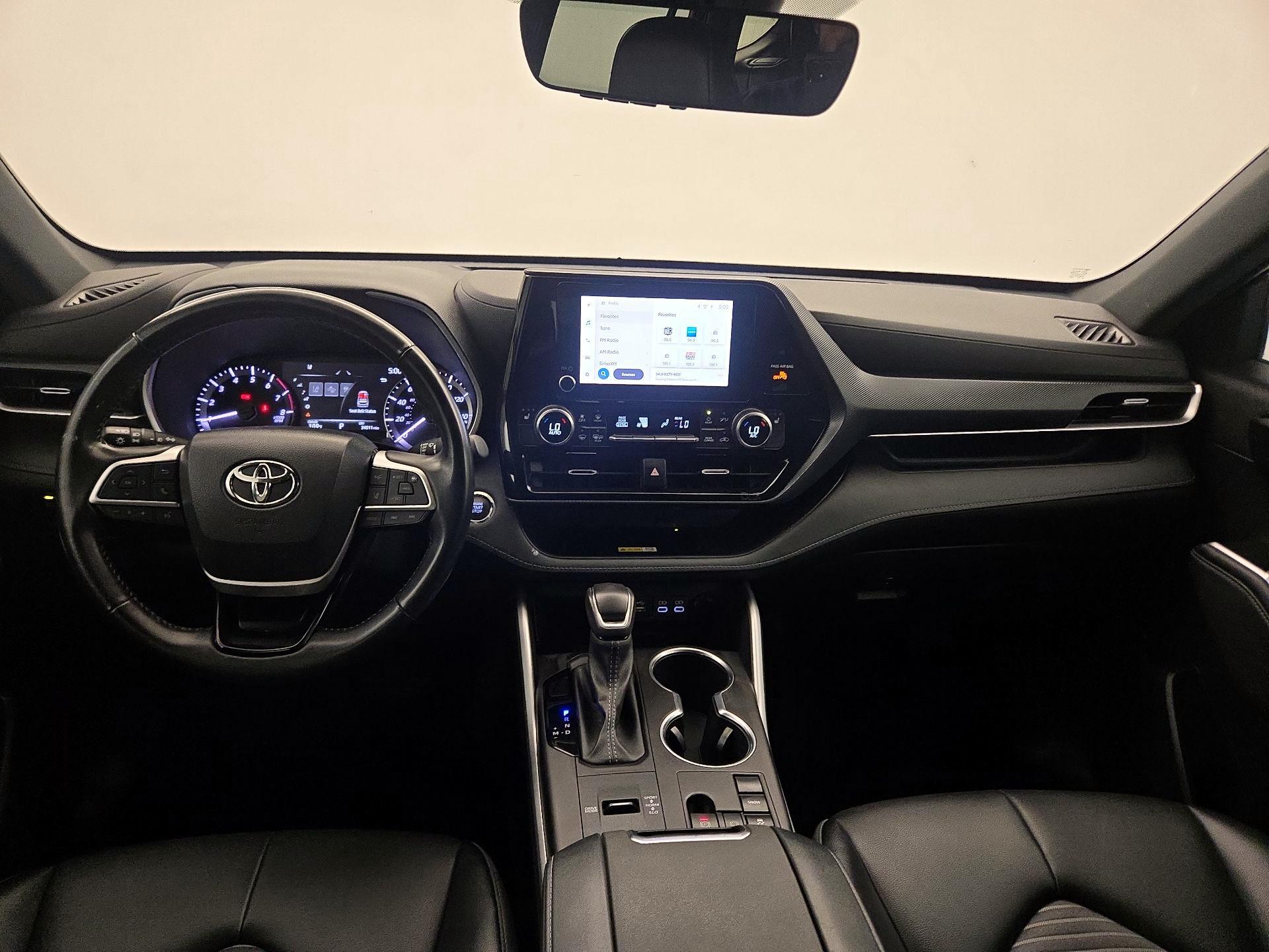 Thumbnail: 2023 Toyota Highlander - 9