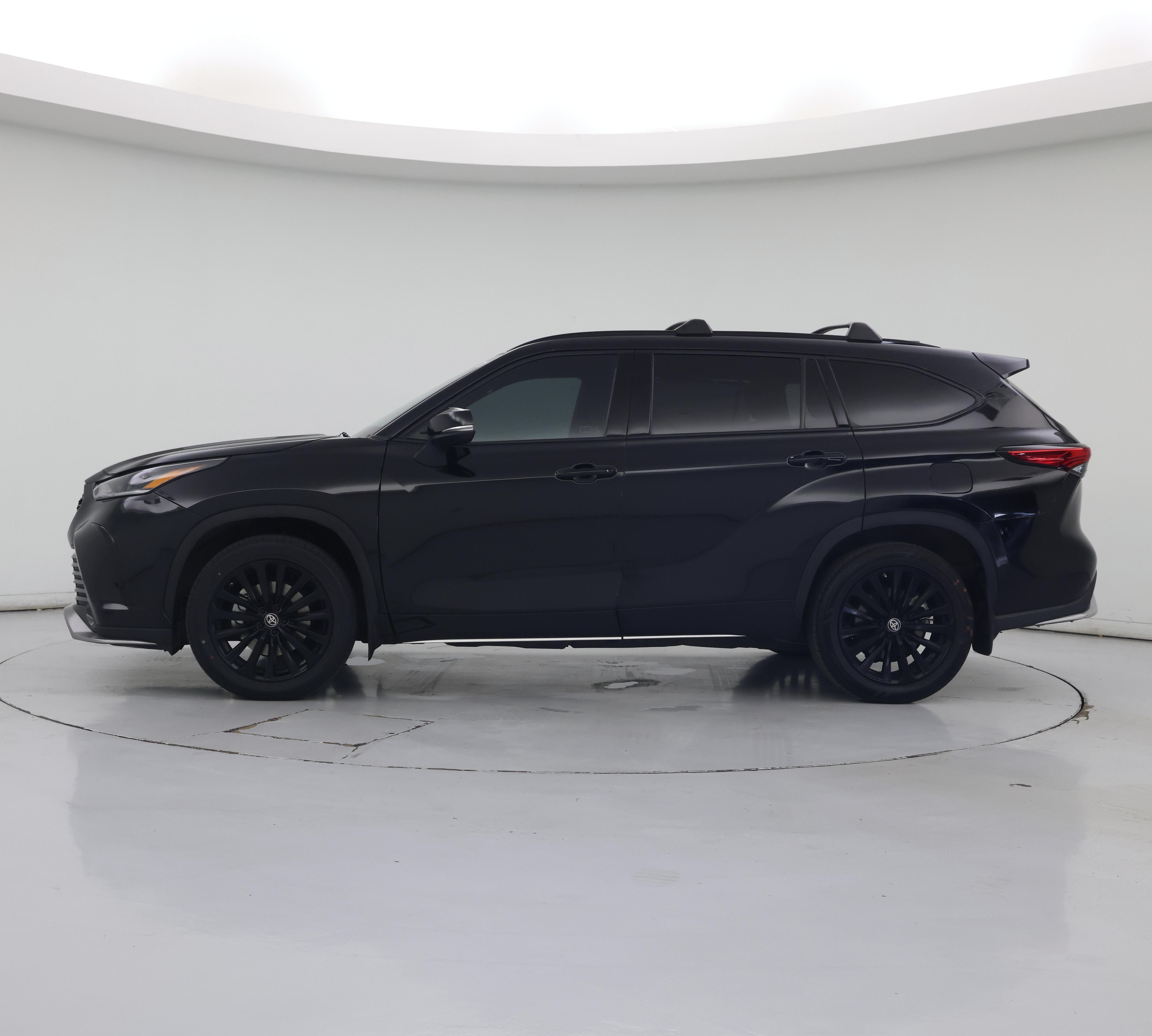 Thumbnail: 2023 Toyota Highlander - 3