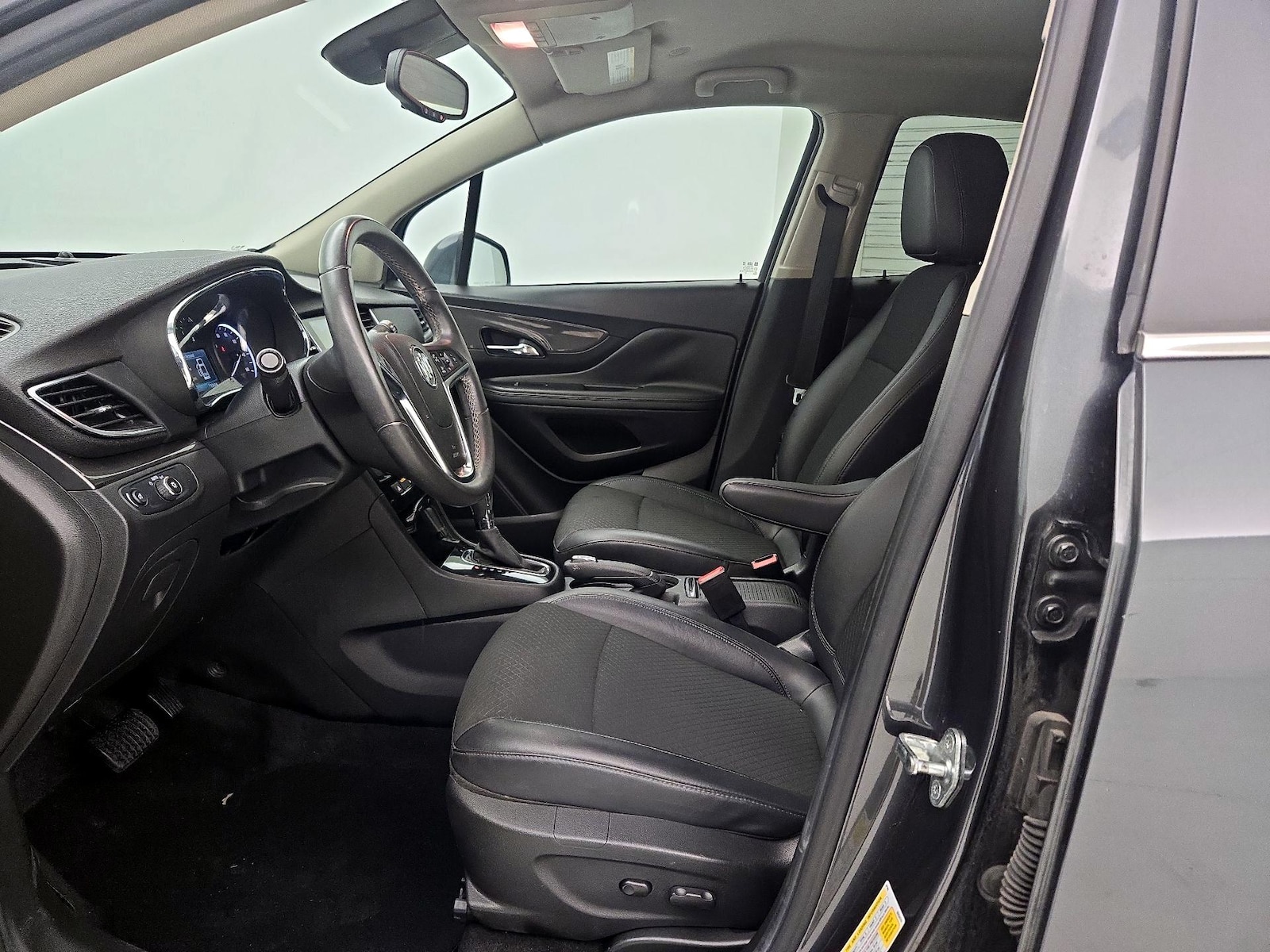Power Seat(s) & Side Airbags