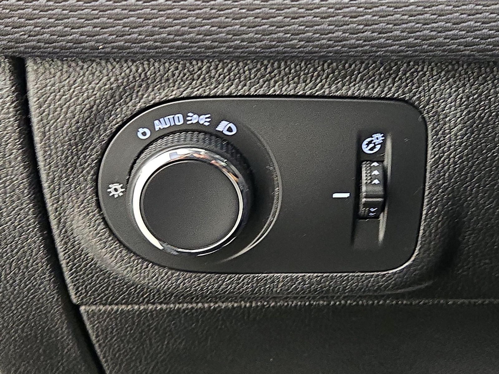 2019 Chevrolet Cruze LS - Photo 14