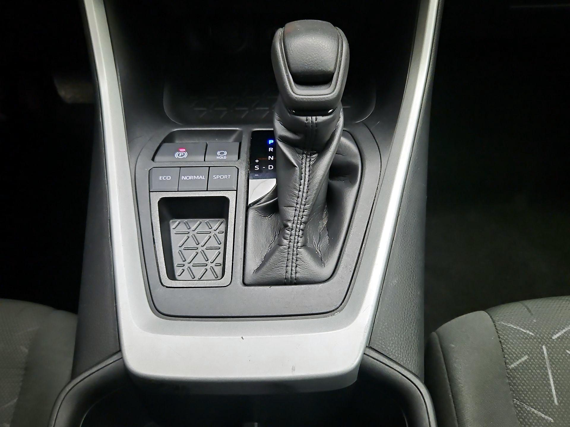 Thumbnail: 2024 Toyota RAV4 - 17