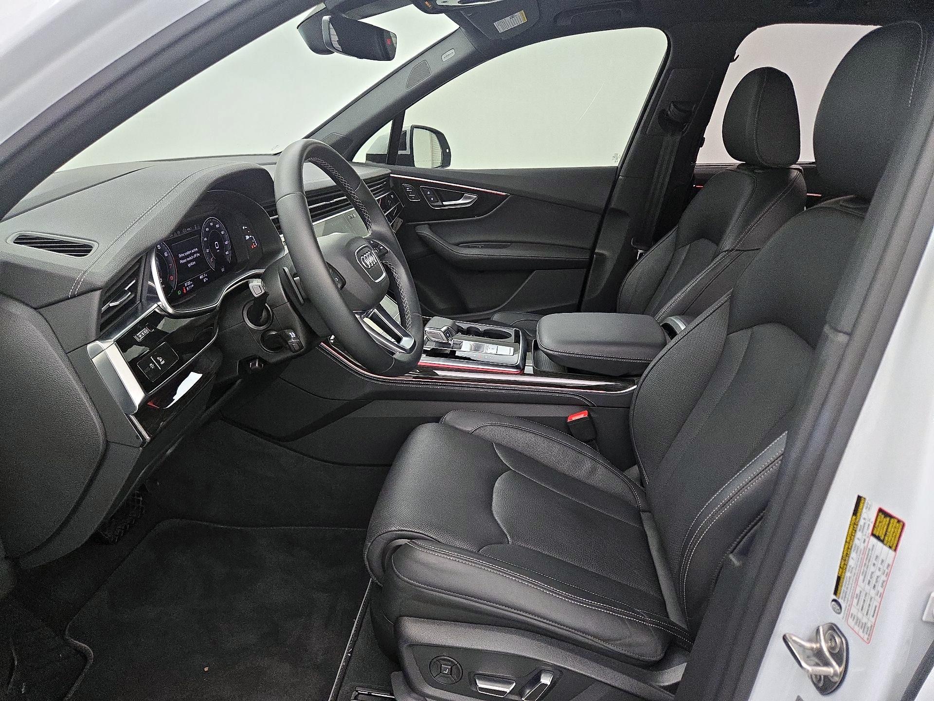 Thumbnail: 2025 Audi Q7 - 11