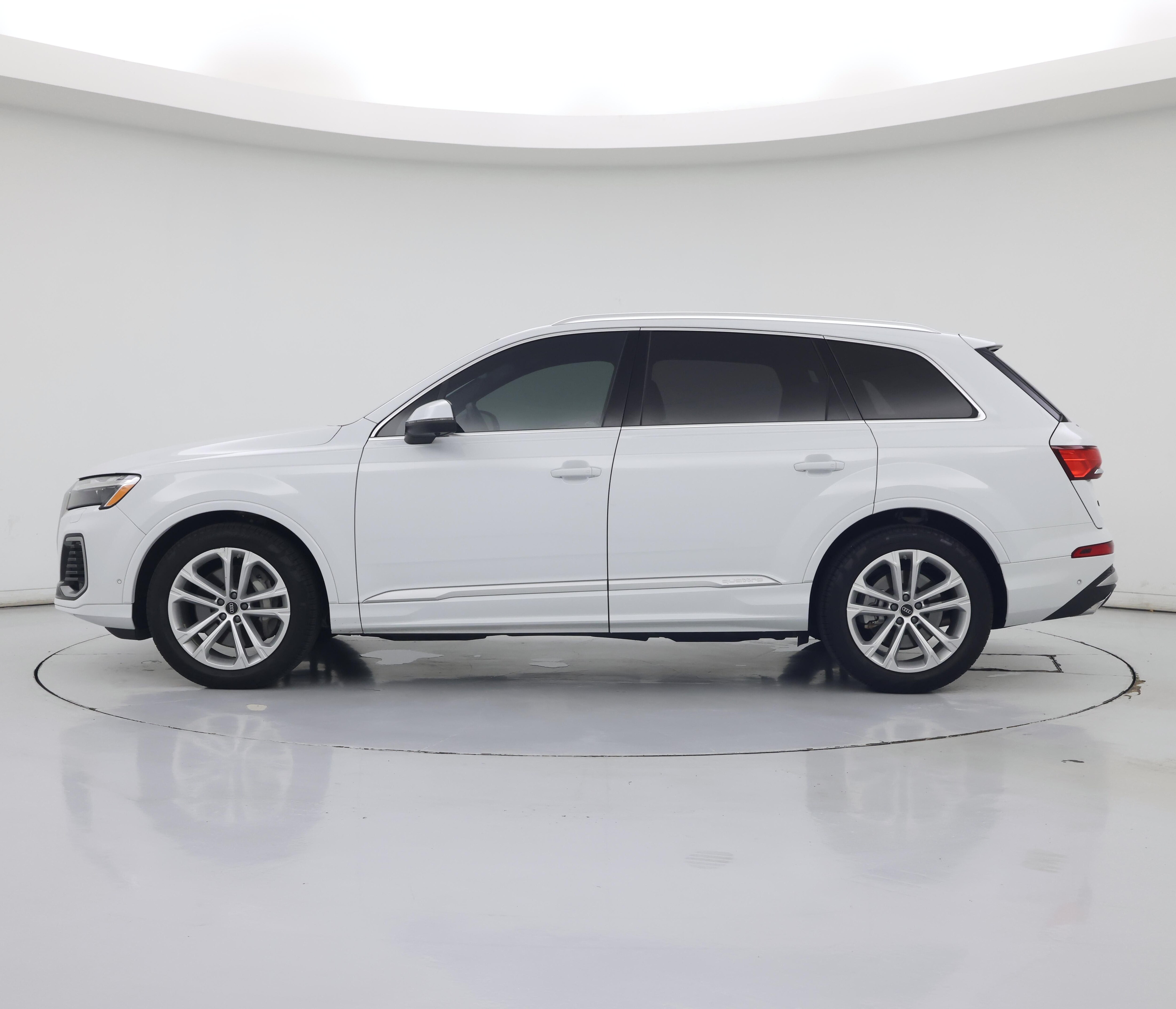 Thumbnail: 2025 Audi Q7 - 3