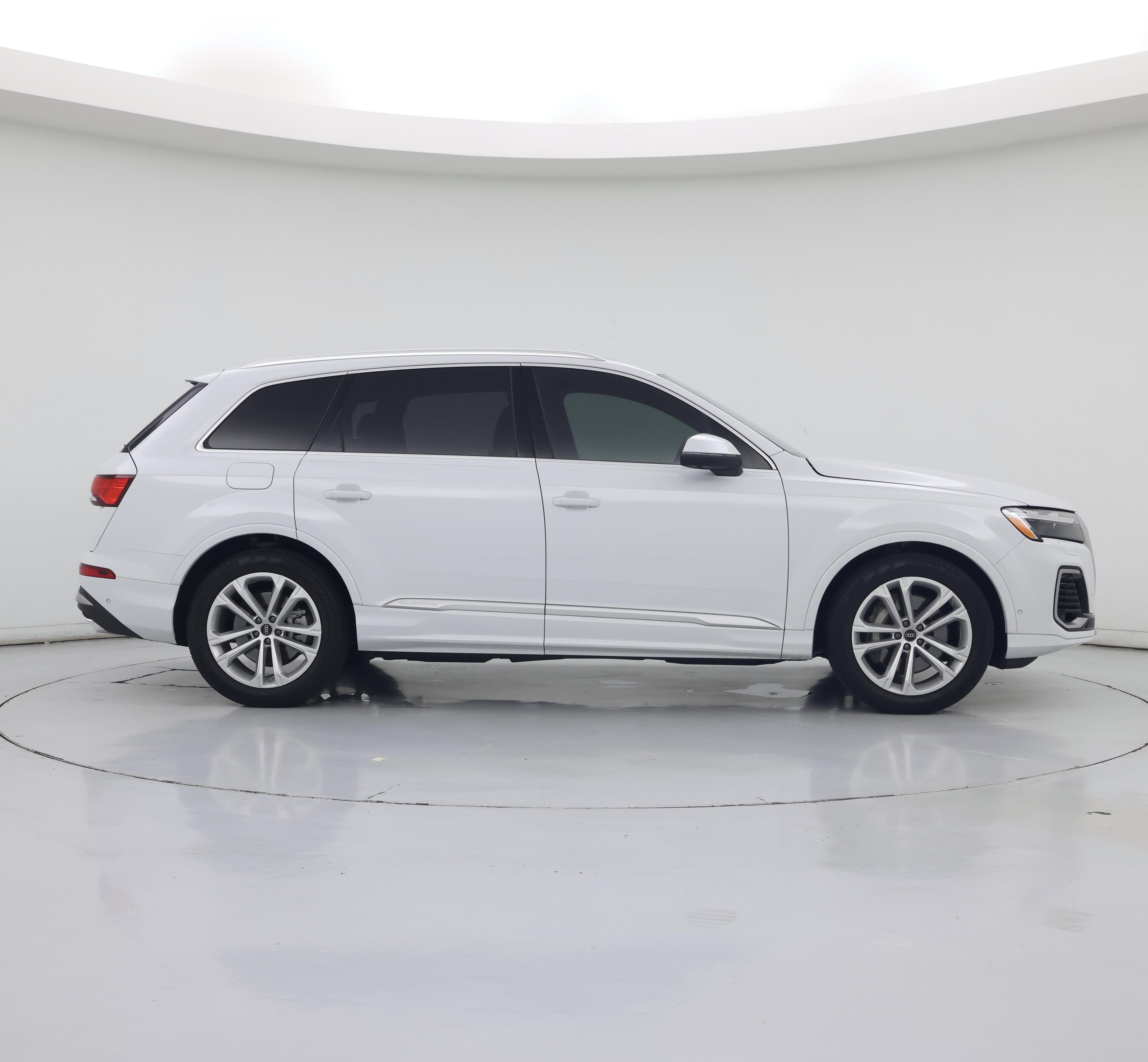 Thumbnail: 2025 Audi Q7 - 7
