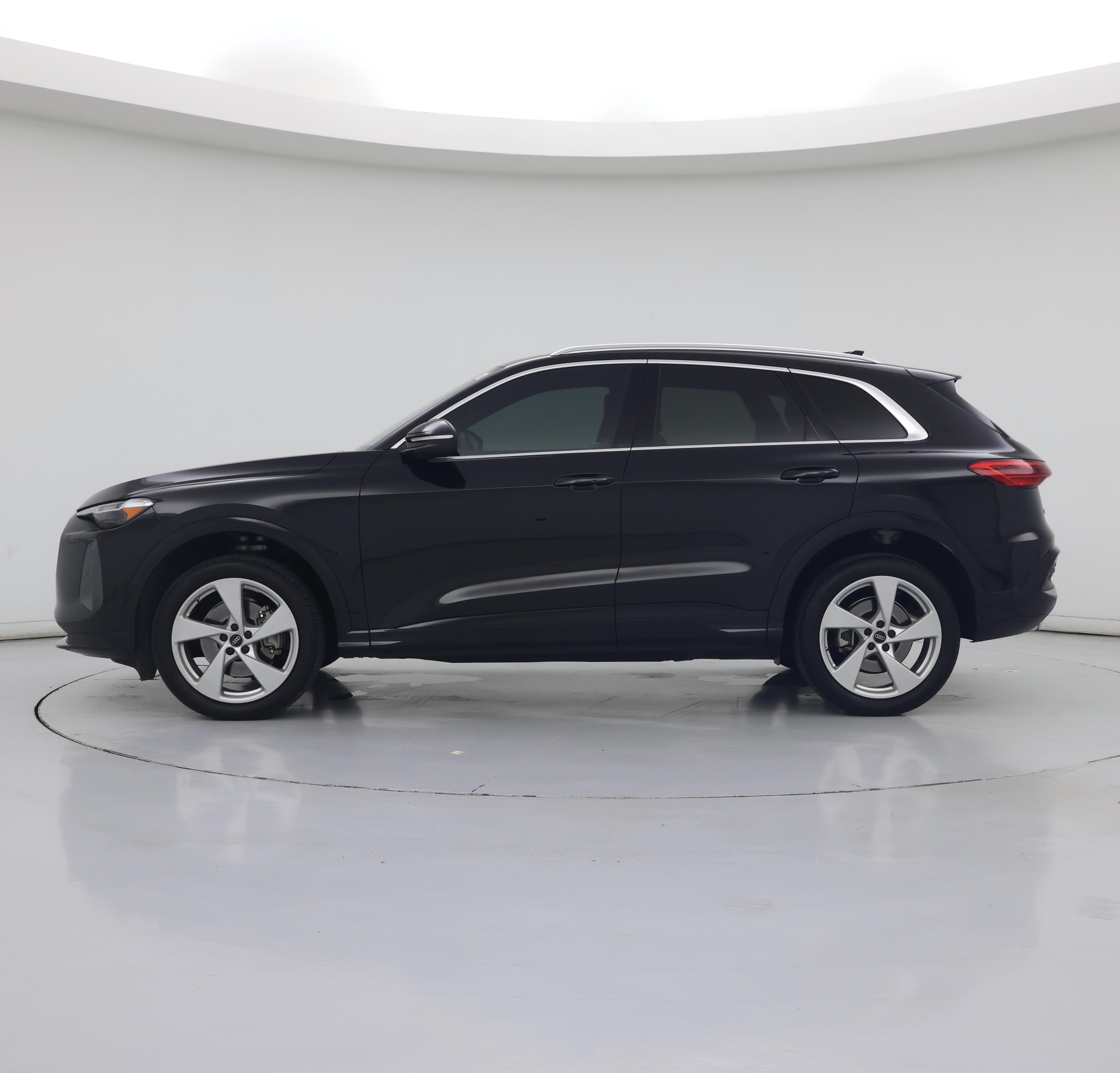 Thumbnail: 2025 Audi Q5 - 3