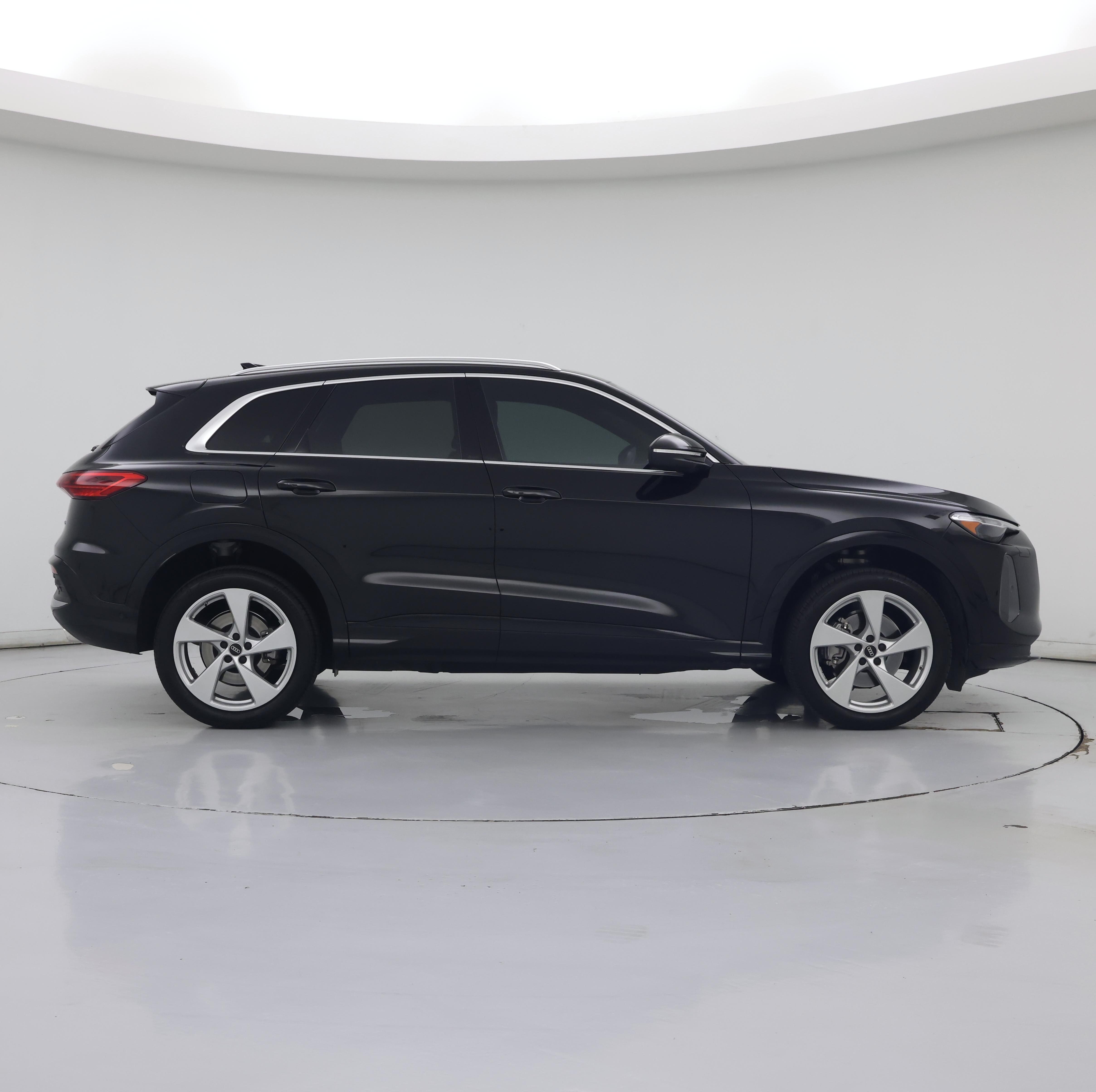 Thumbnail: 2025 Audi Q5 - 7