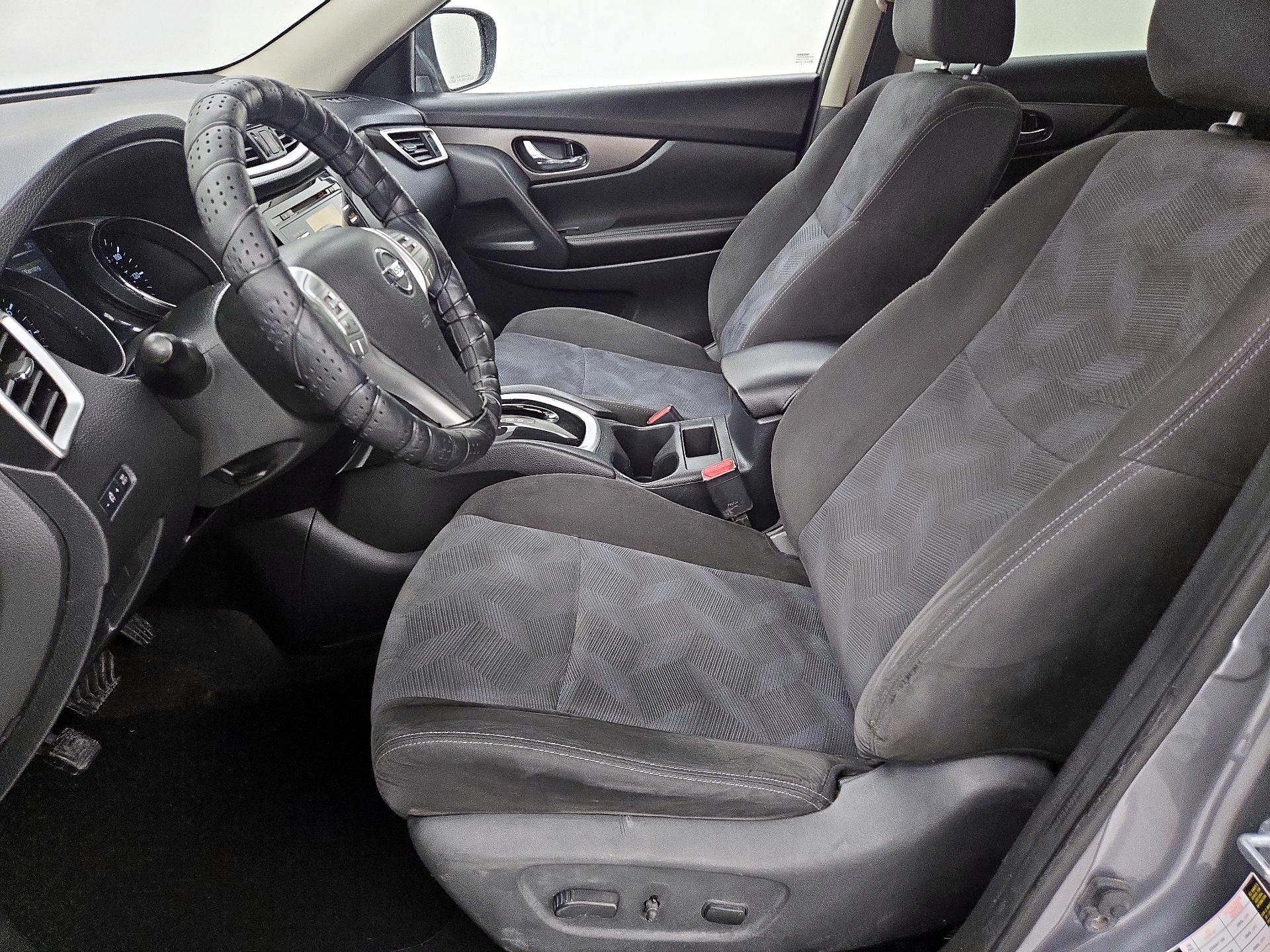 Thumbnail: 2015 Nissan Rogue - 11