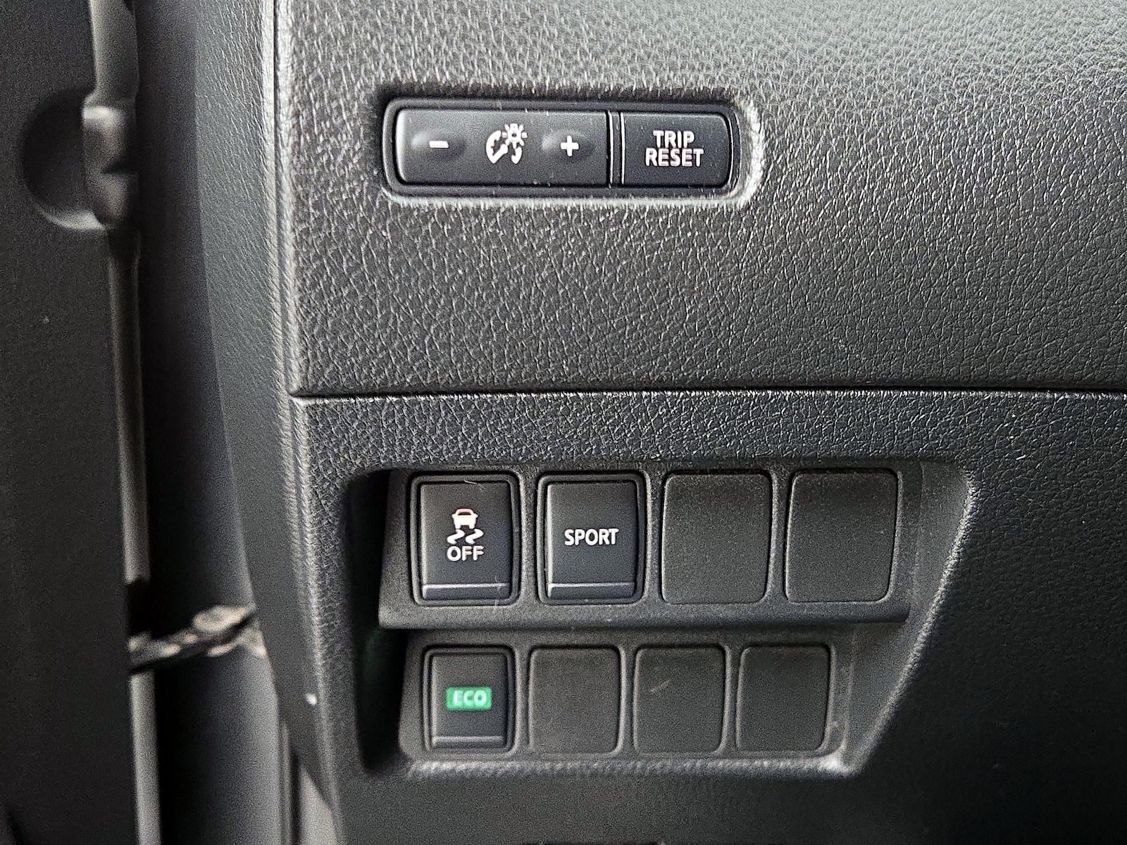 2015 Nissan Rogue SV - Photo 14