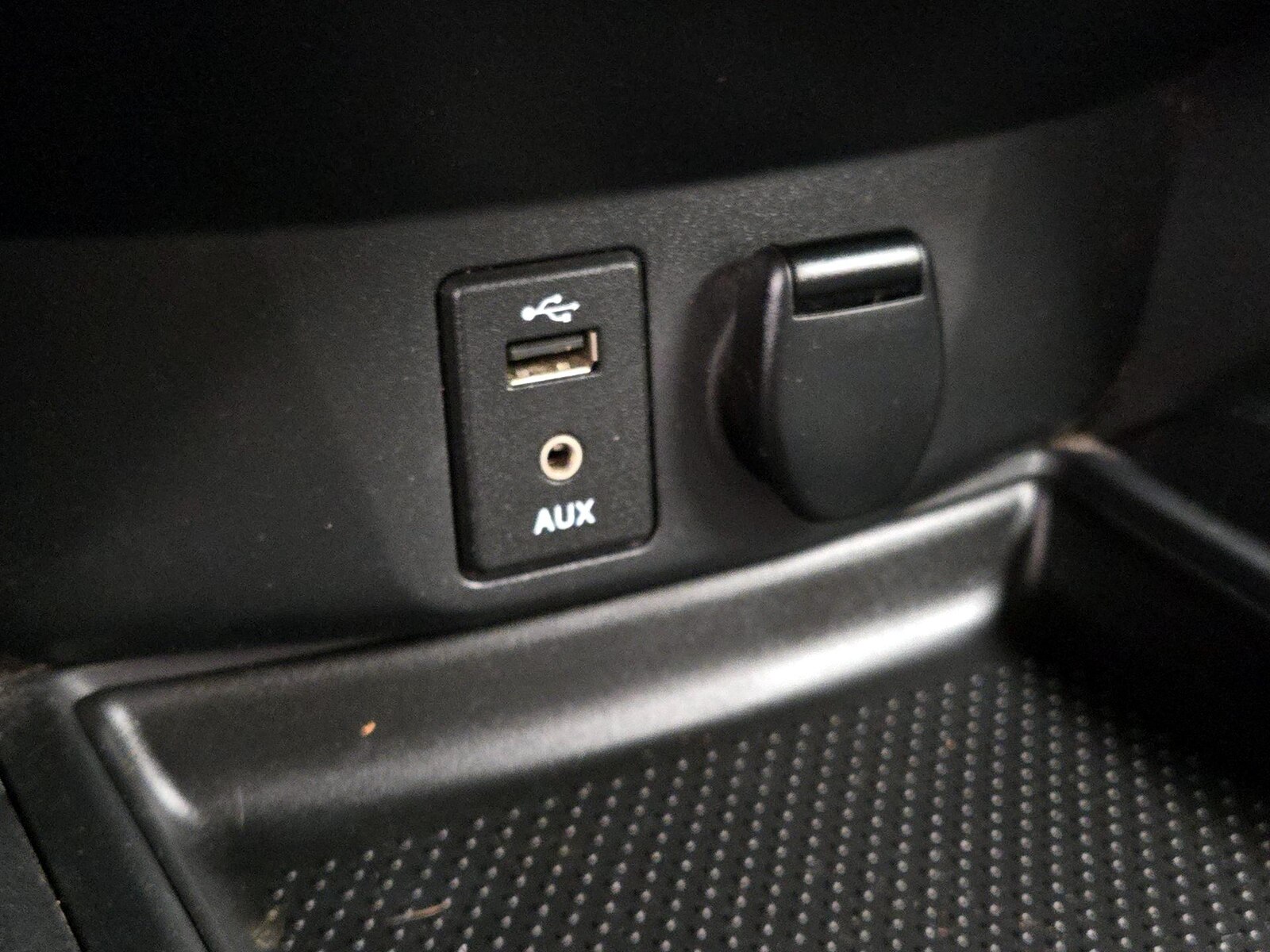 2015 Nissan Rogue SV - Photo 19