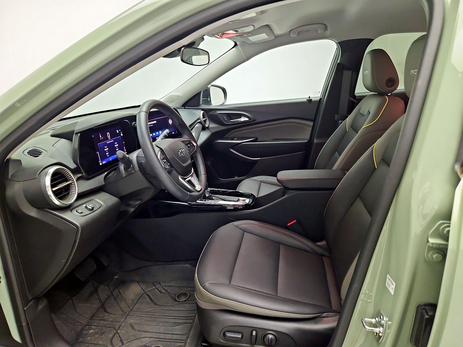Thumbnail: 2025 Chevrolet Trax - 11
