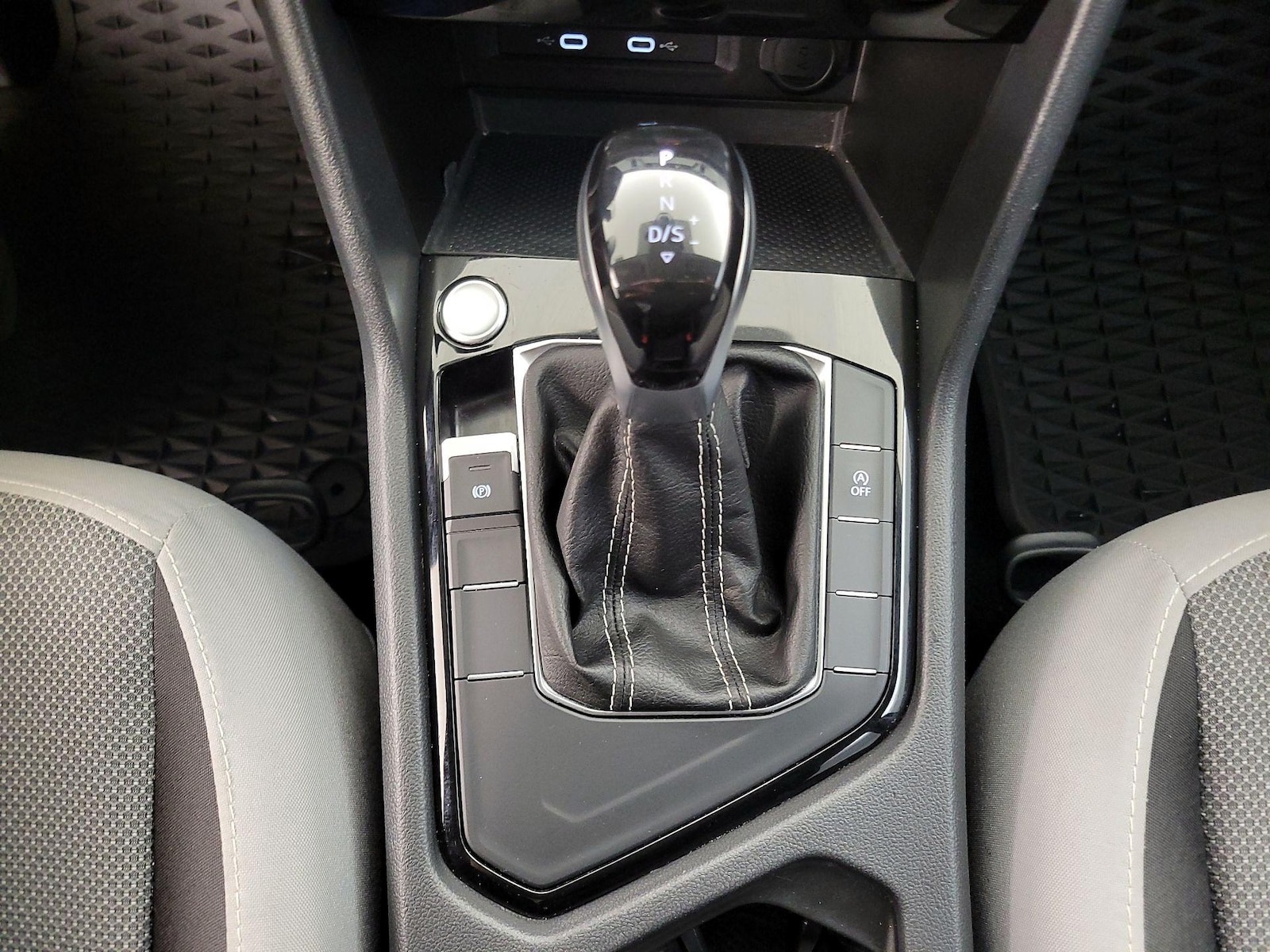 2024 Volkswagen Taos S - Photo 18